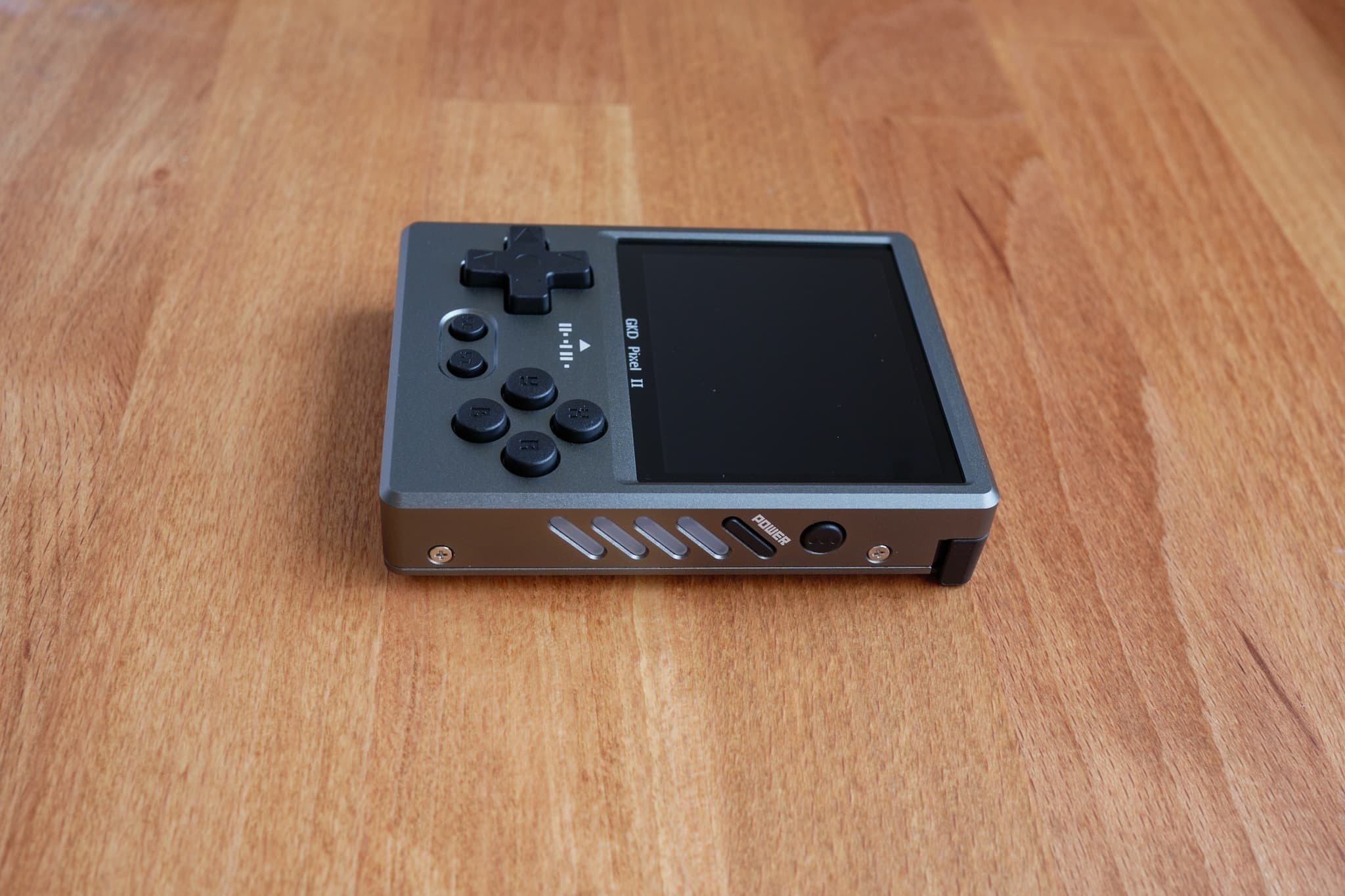 小さな金属筐体がたまらない！GKD Pixel 2レビュー｜ばるき