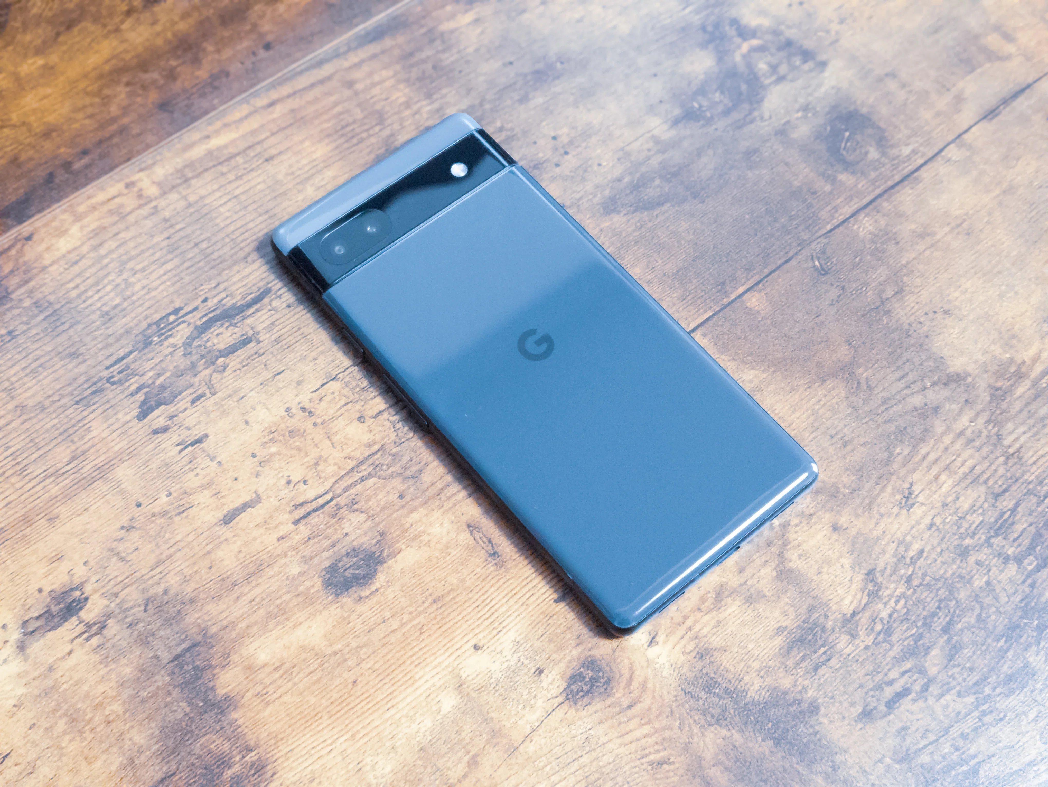 ガジェットレビュー】引退後、まさかの出戻り。 │ Google Pixel 6a