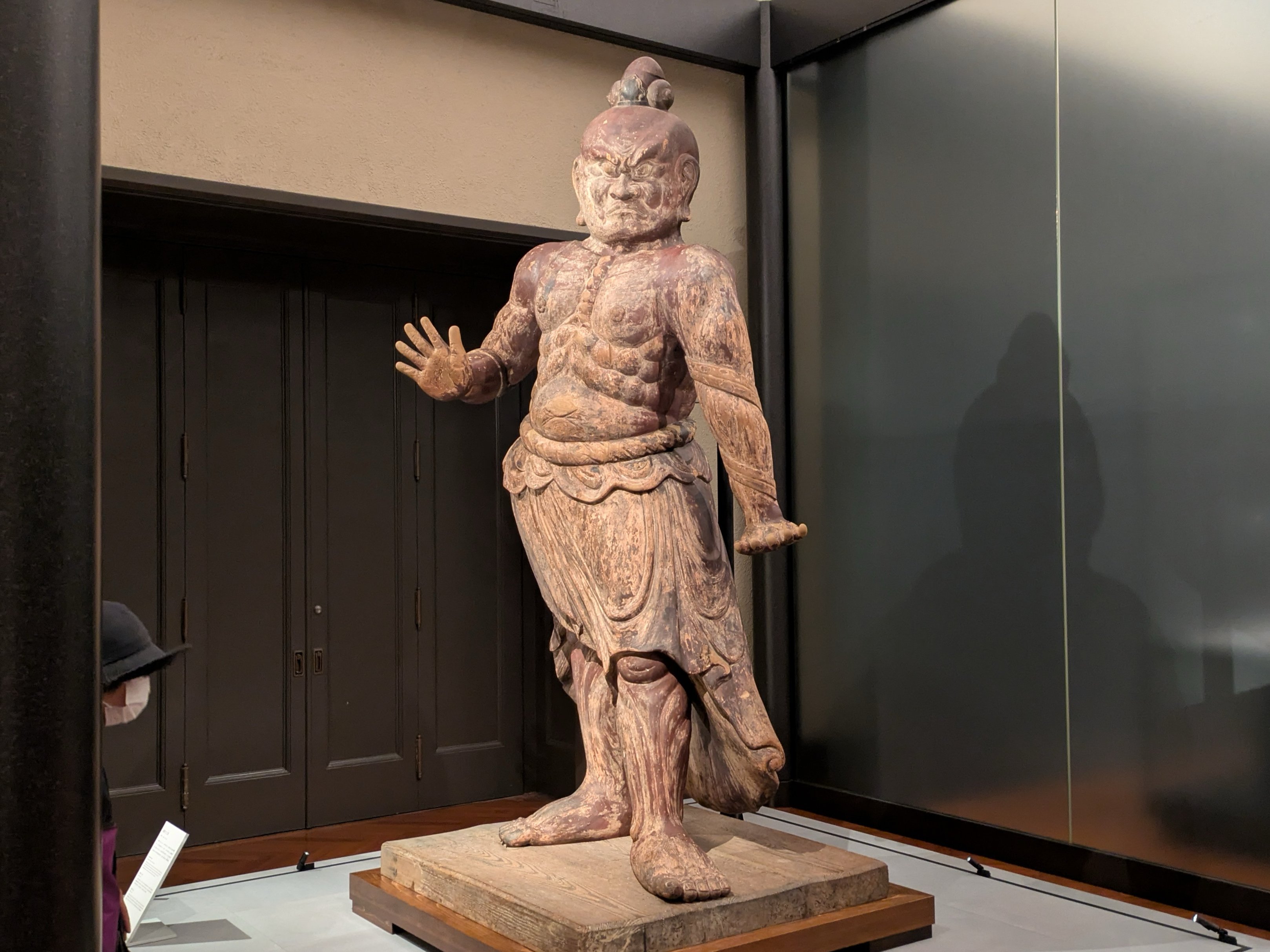 平安時代から1000年以上、滋賀県の古刹を守っていた《金剛力士像