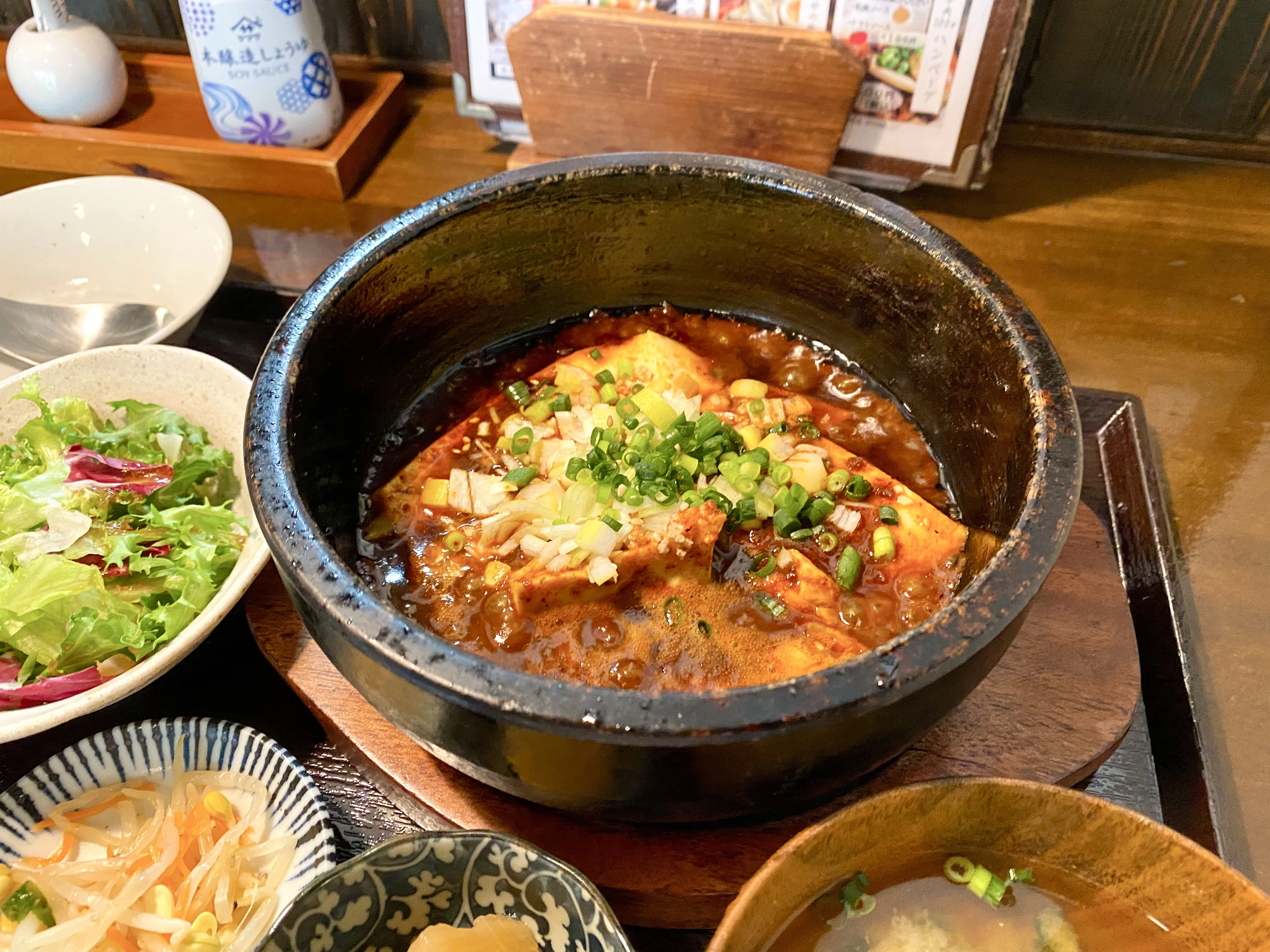 吉祥寺でおいしい麻婆豆腐食べるなら！やぐやKICHIJOJIの『やぐやの石
