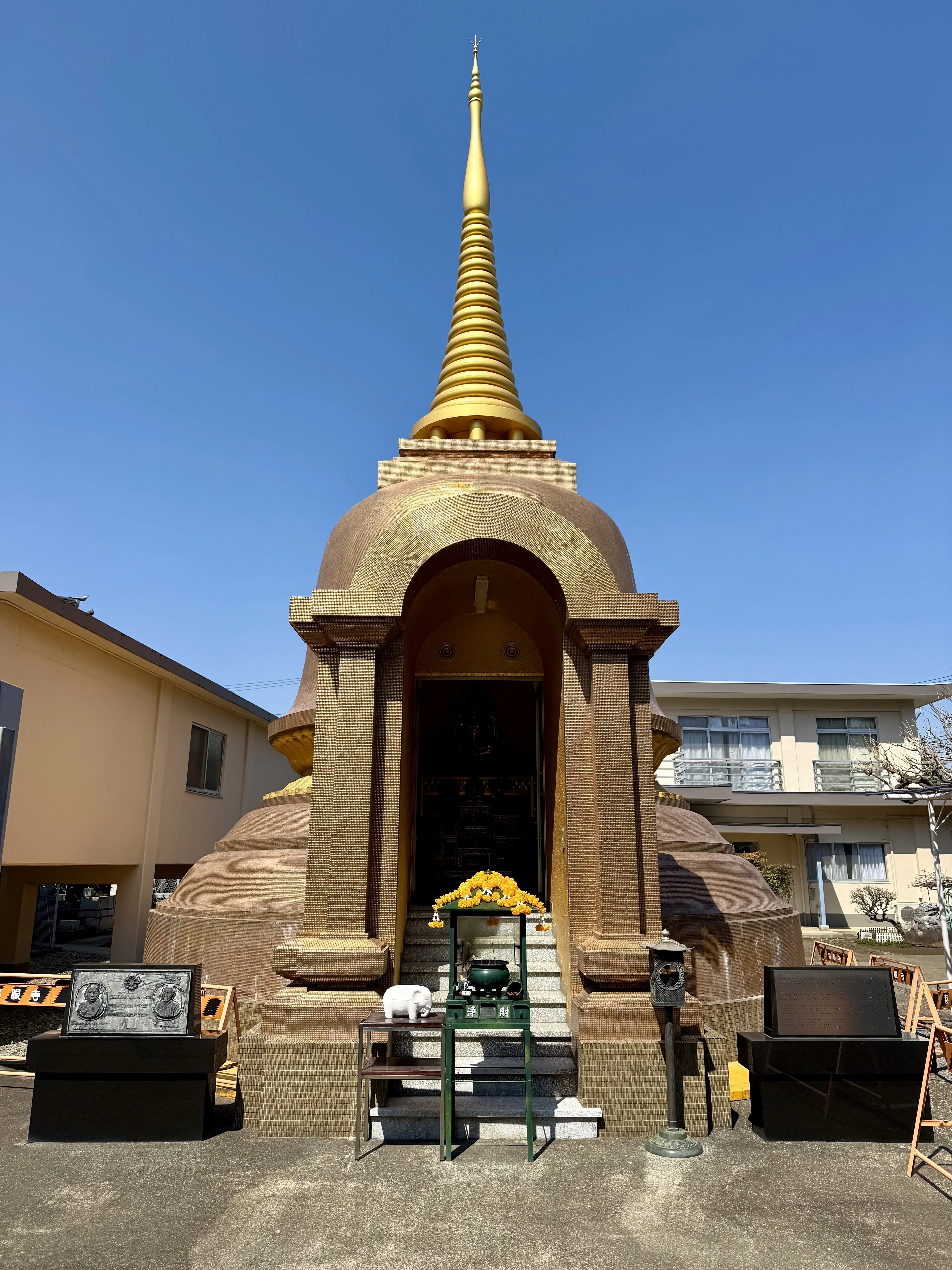 ◇境内案内 仏舎利塔・（旧）鐘楼堂｜福王山 慈眼寺【公式】