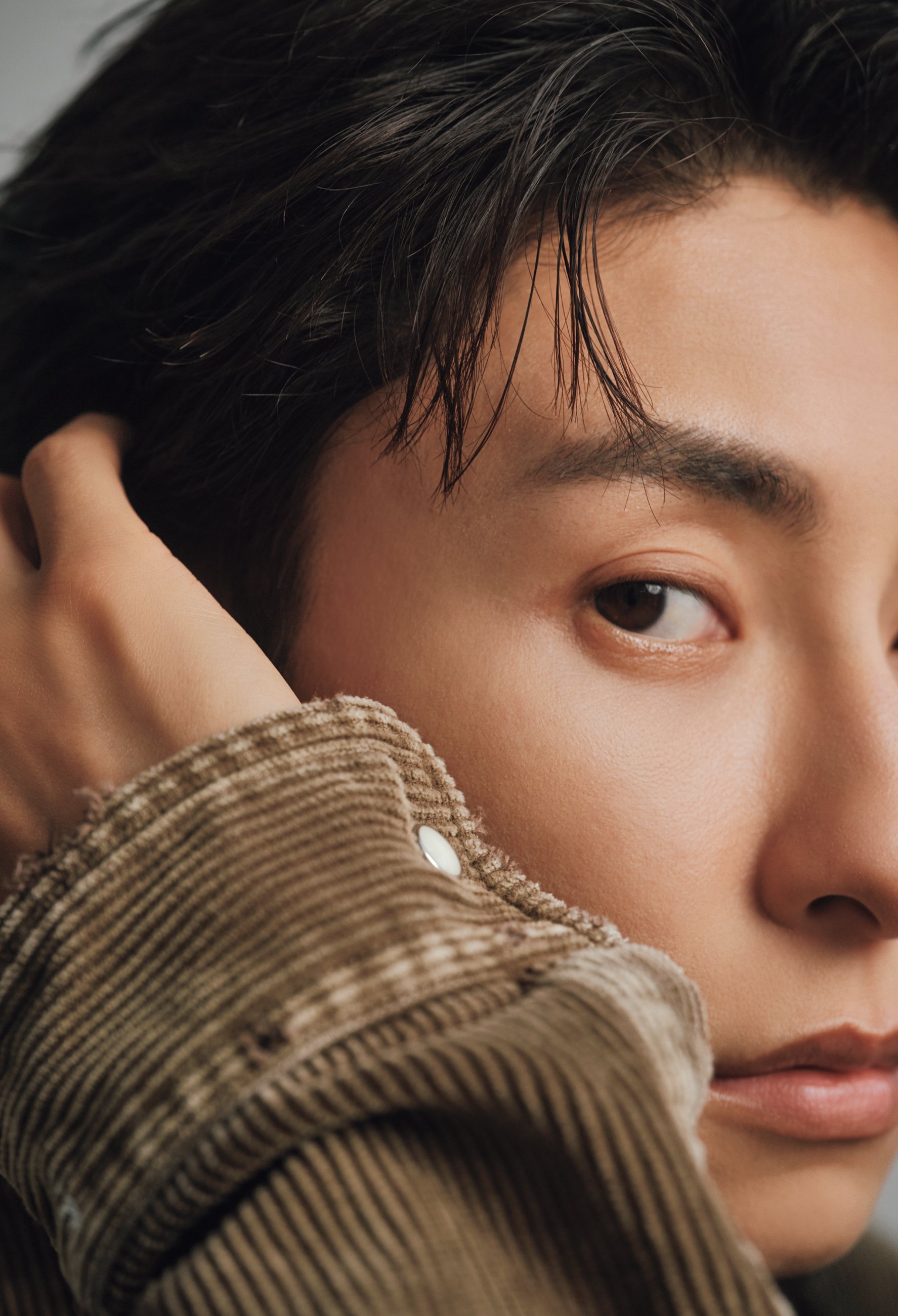 AAA・與真司郎が幼稚園で感じた“明確な違和感”明かす 最新エッセイから