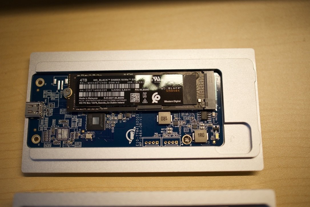 USB4 爆速!OWC Express 1M2 外付けSSD ケース 紹介と分解 USB4 爆速!OWC Express 1M2 外付けSSD ケース 紹介と分解