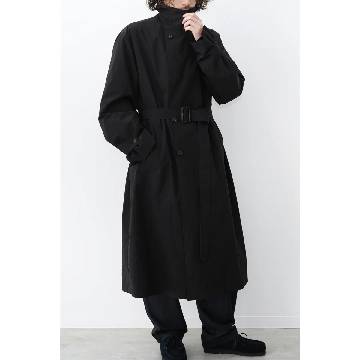 The sense of superiority of wearing a coat in spring. ssstein