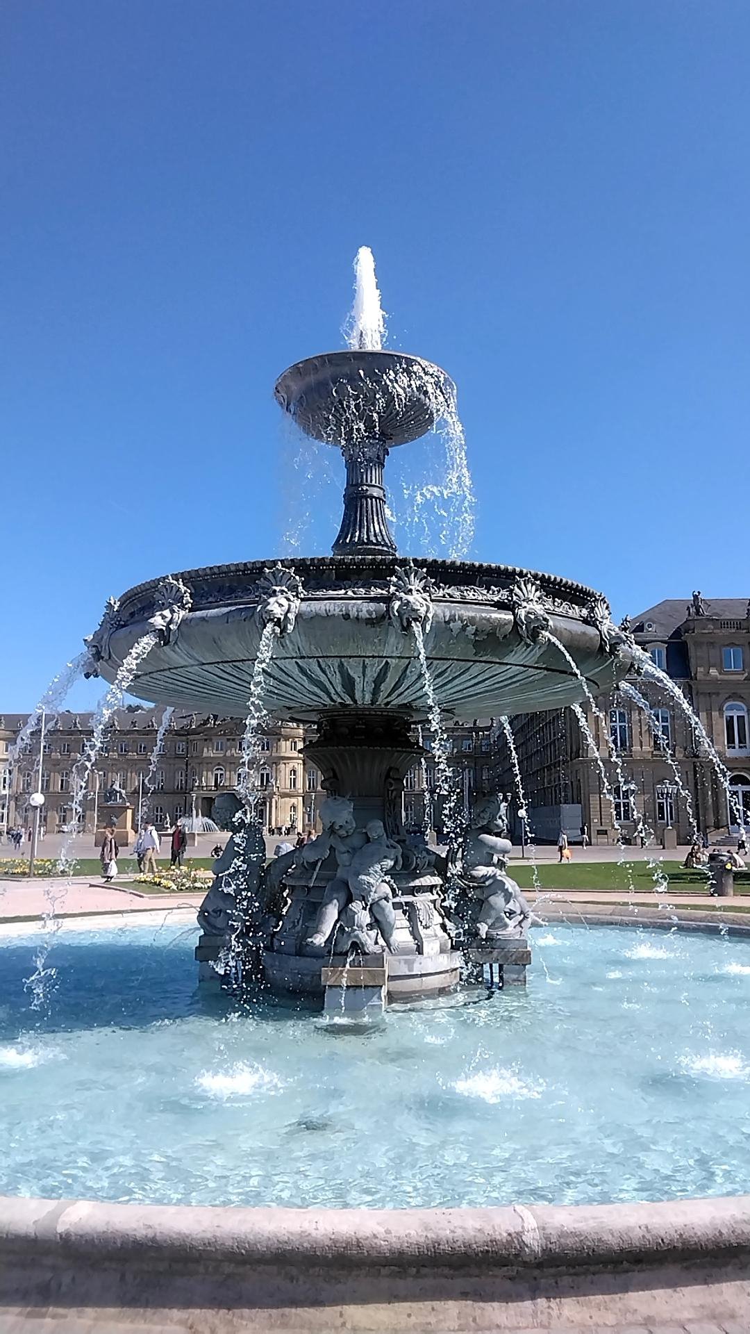 良い天気に噴水は映える。｜キーくん@ Astrid Lindgren森の幼稚園