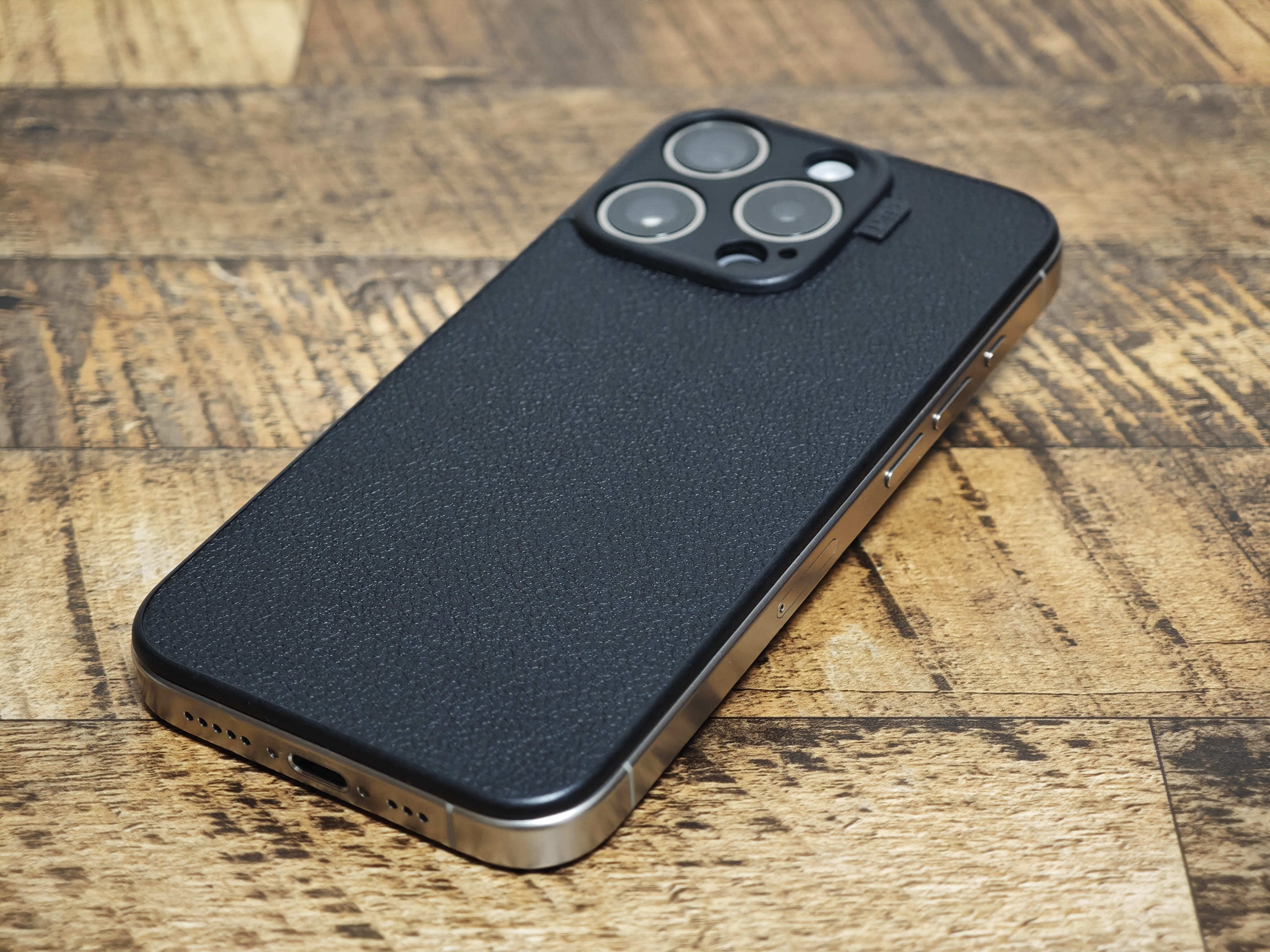PhoneBack by Süti - Thinnest iPhone Case Minimalist for the