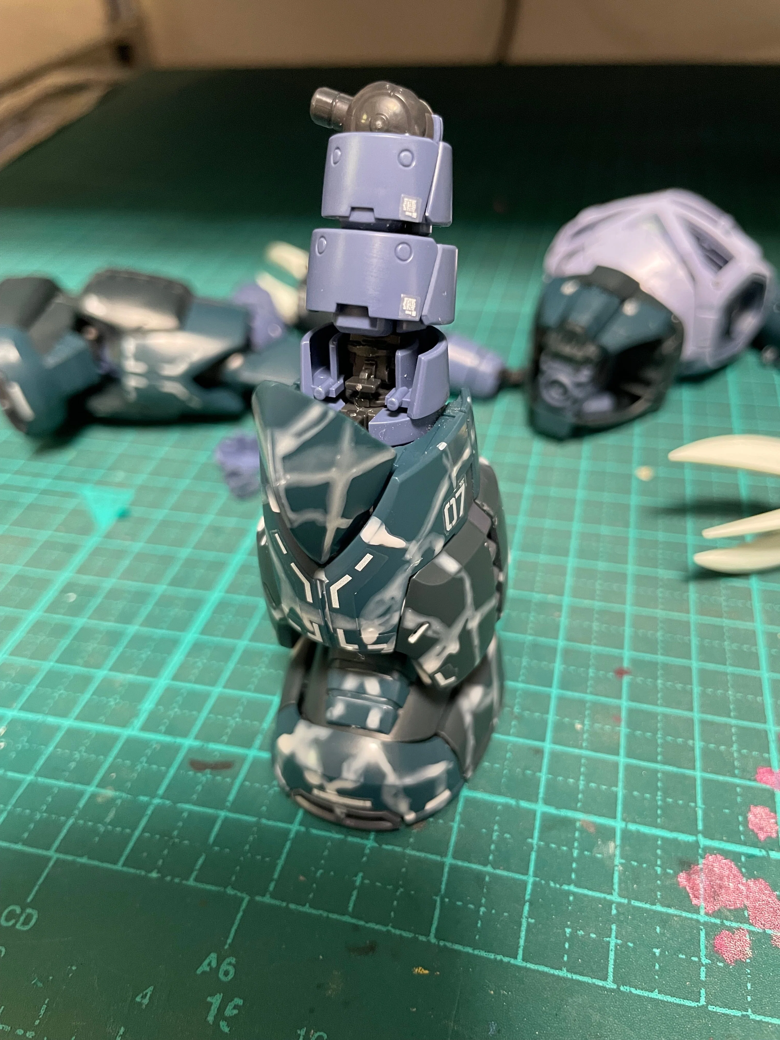 ガンプラ制作日記vol.1】RG量産型ズゴック_水中迷彩&ウェザリング｜トラヲ