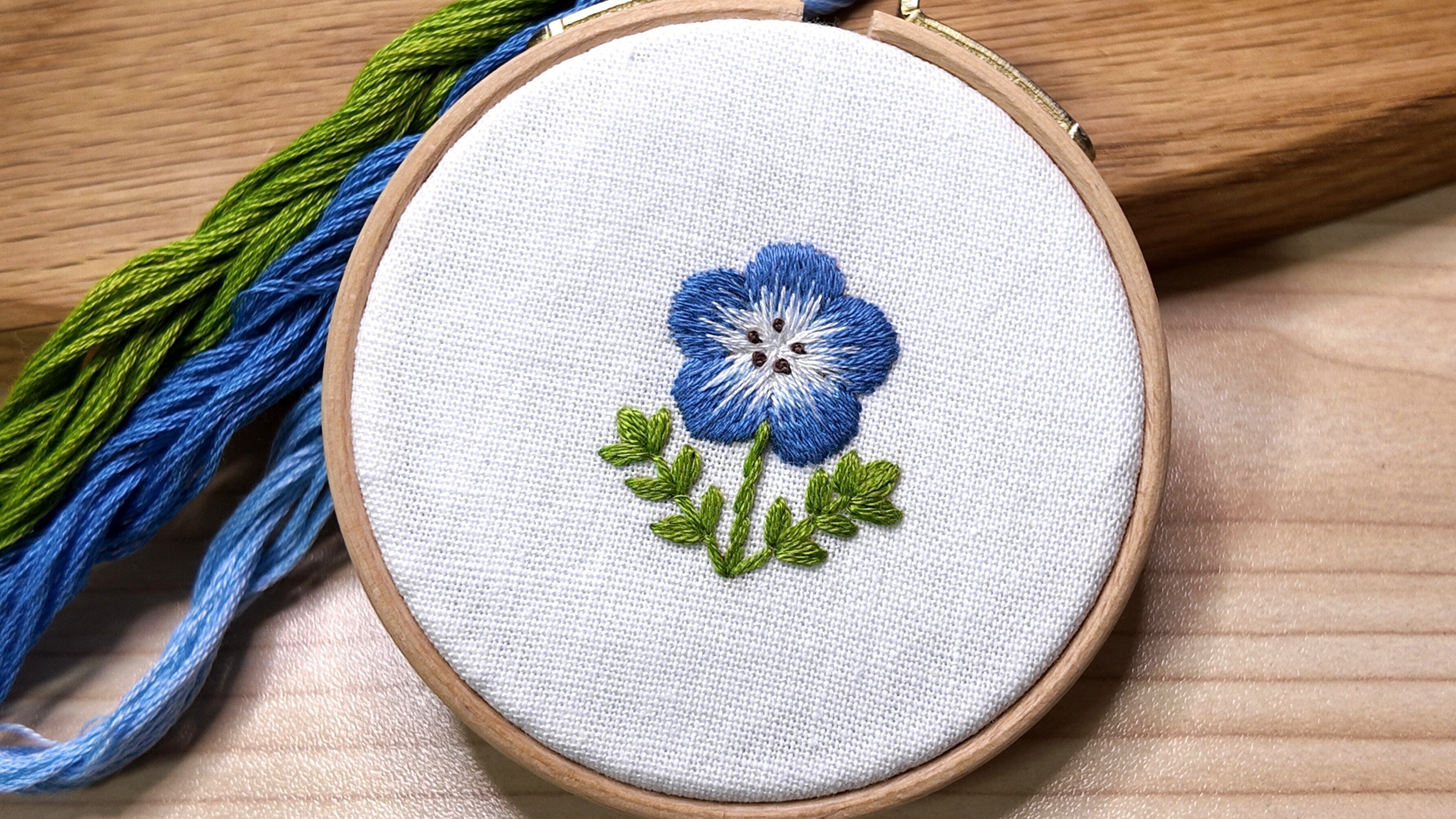 刺繍図案付】ネモフィラの刺繍-YouTube解説あり-｜はなめろん｜刺繍作家