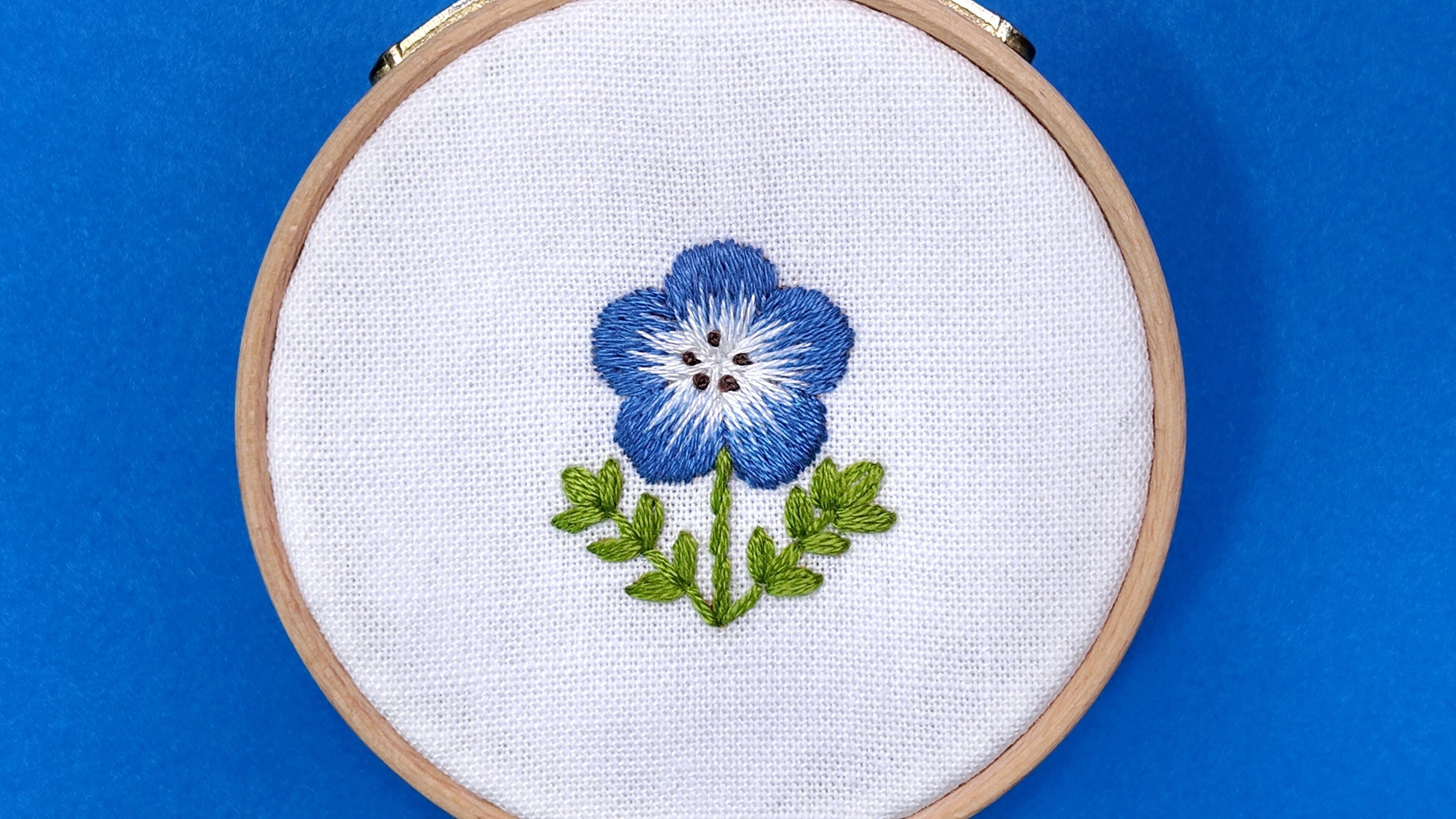 刺繍図案付】ネモフィラの刺繍-YouTube解説あり-｜はなめろん｜刺繍作家