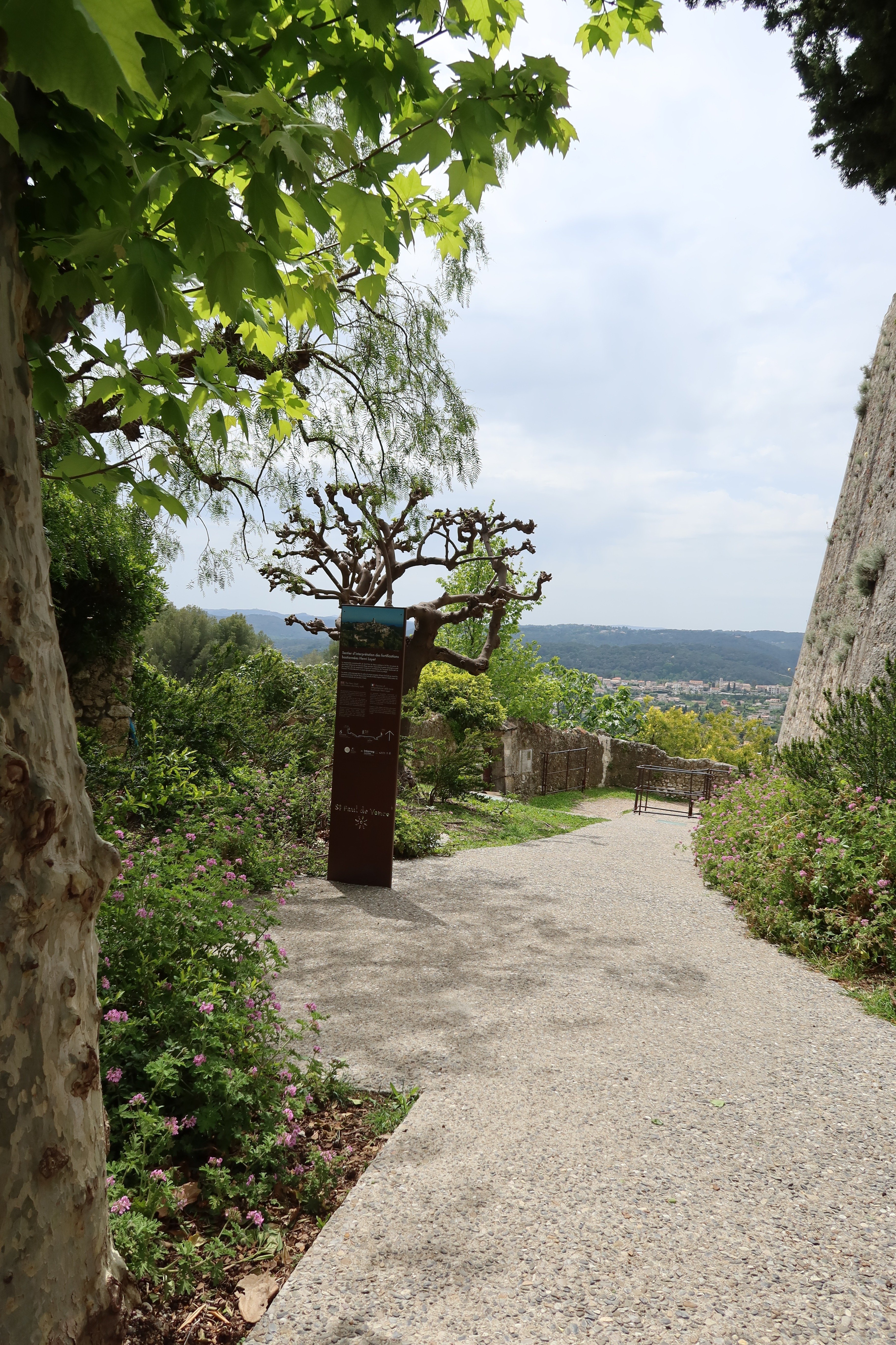 シャガール、【墓地の門】、画集画、新品高級額 額装付、状態良好 i-img900x1200-