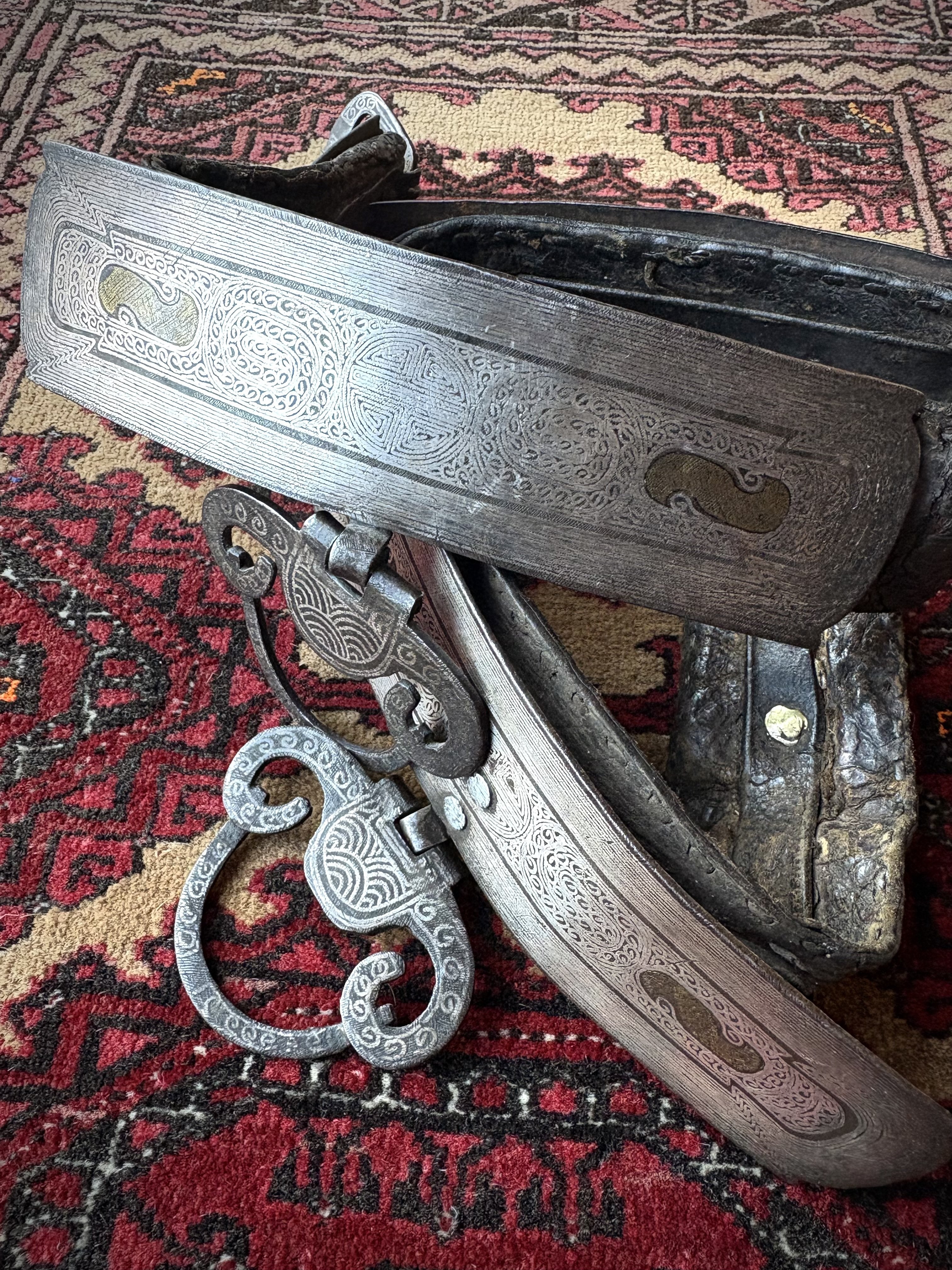 チベットのファッション 革ベルト編｜喜八