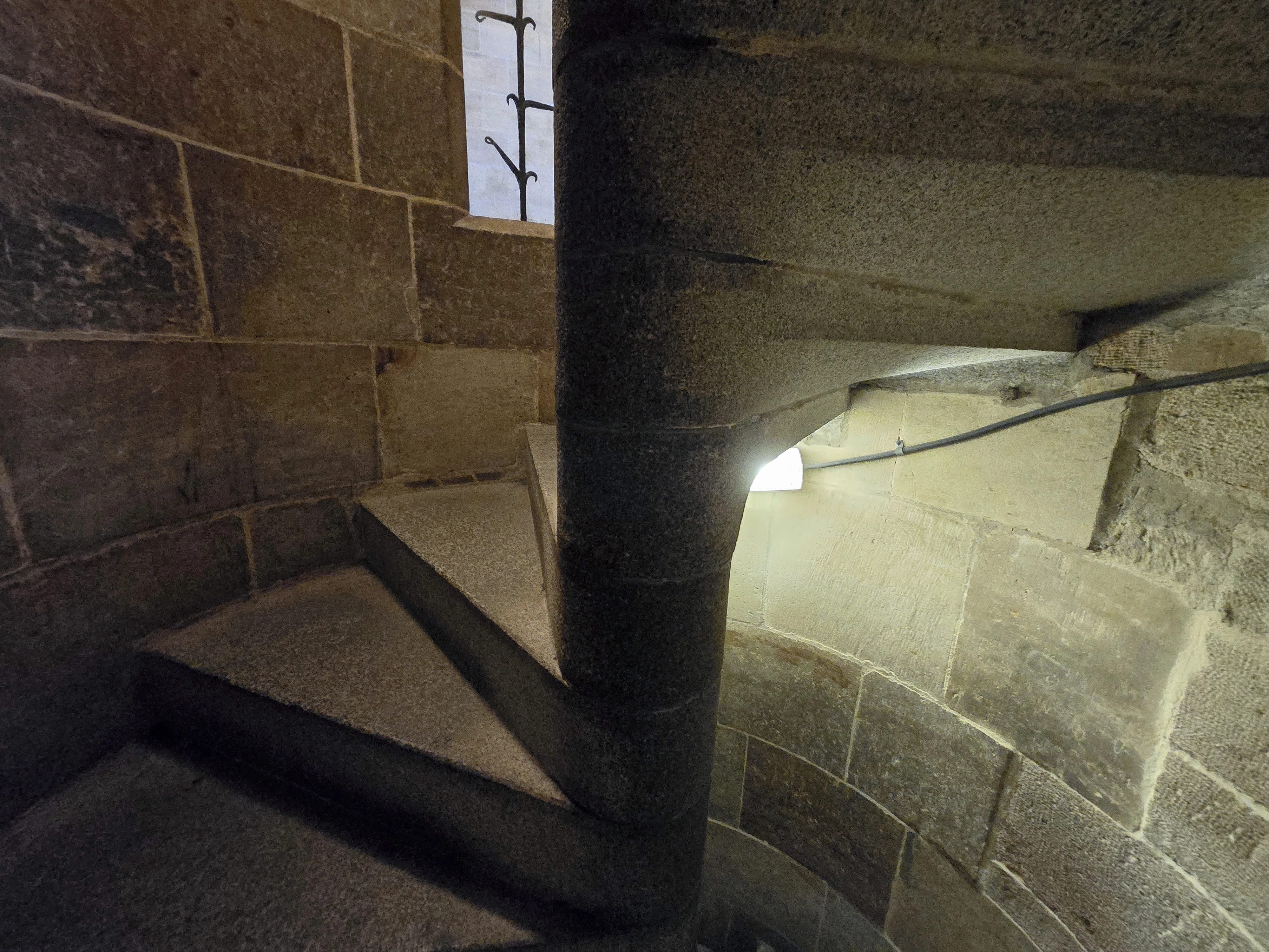 チェコ プラハ きゅびずむ建築の旅 ｢黒い聖母の家｣｢ダンシング・ハウス