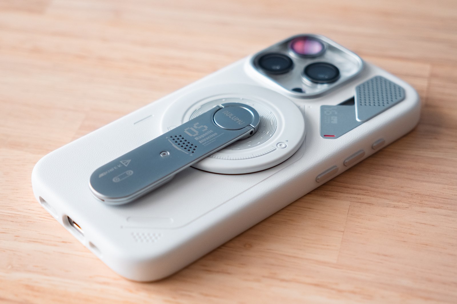 異素材の融合がカッコ良すぎる…AULUMU iPhoneケース＆スタンド｜murasaki