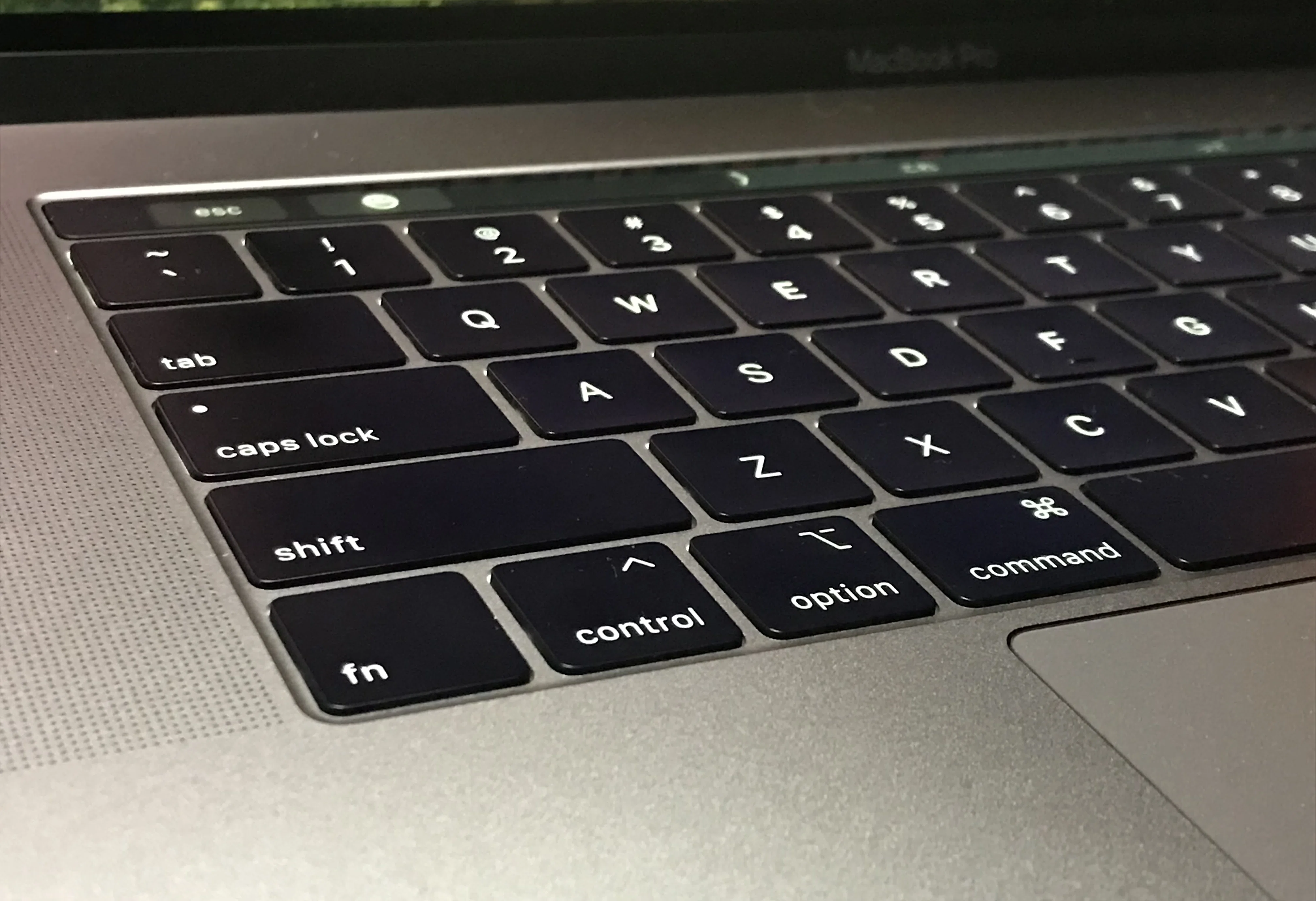 メインMacを買い替えました！！！ [ MacBook Pro 15-inch 2019 ]｜しー 