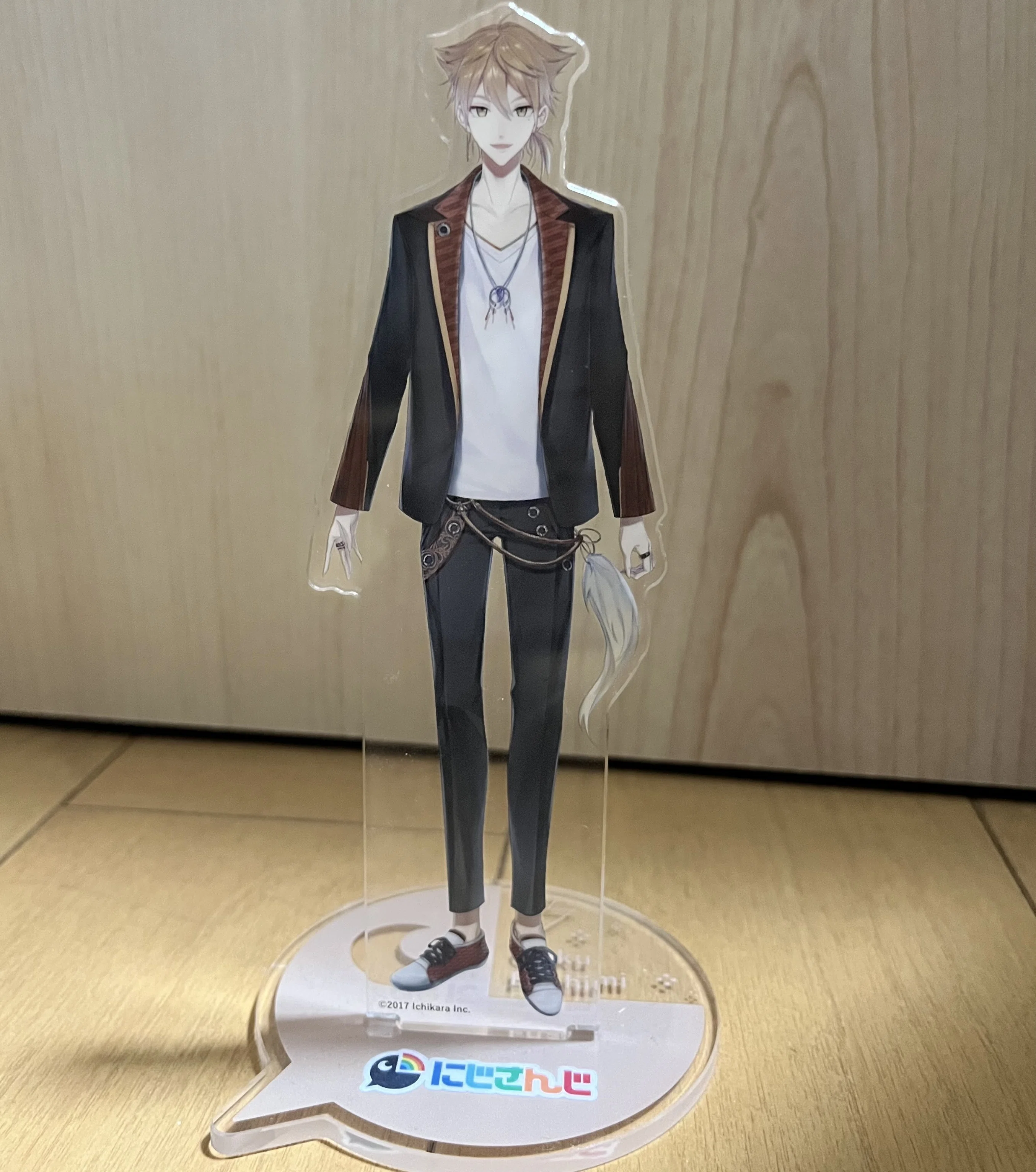 にじさんじグッズ解説】ムービック 初期アクリルスタンド 伏見 にじさんじグッズ解説】ムービック 初期アクリルスタンド 伏見