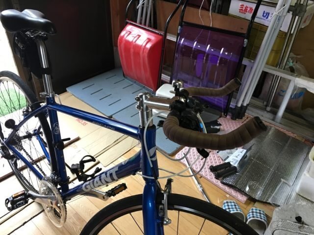 giant風　クロスバイク　ブルホーンハンドルバー giant風 クロスバイク ブルホーンハンドルバー - メルカリ