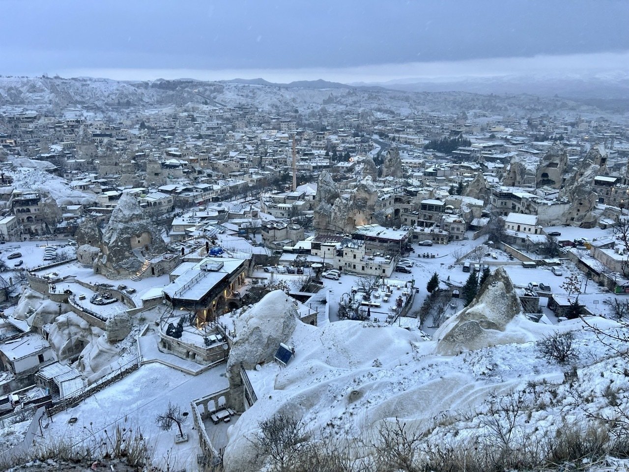 人気絶頂 予想外に雪になったカッパドキア観光〜トルコ紀行(17)|たなか インテリア