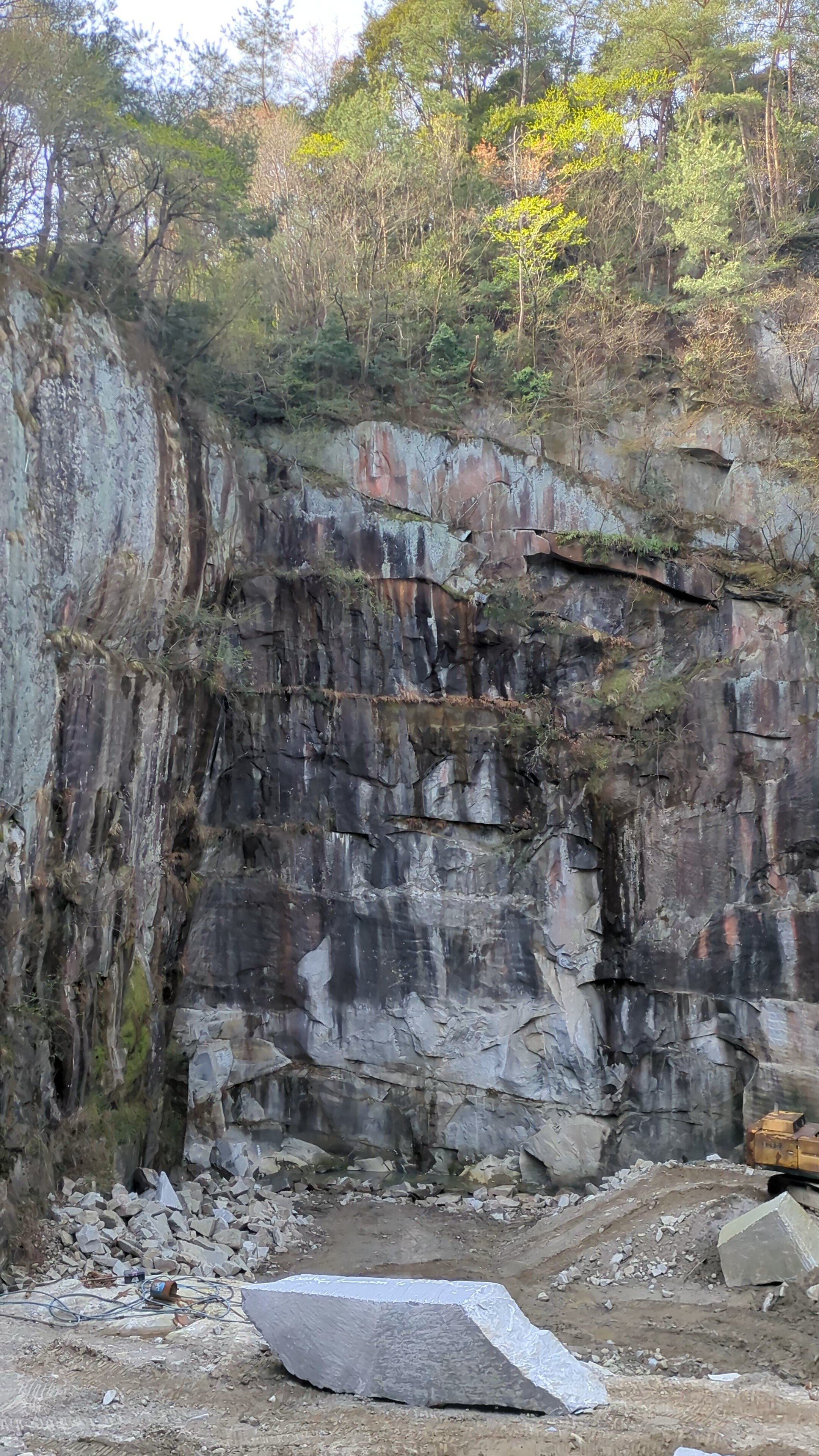 伝統工芸品「岡崎石工品」の石切場(採石場)見学に行ってきました