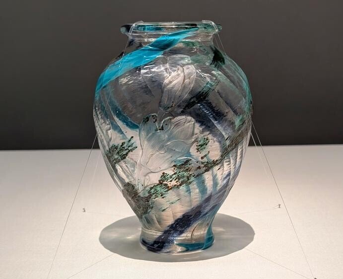 オールド・バカラ 19世紀 美術館級作品 パリ万博試作品 レアデザイン 大型花瓶 オールド・バカラ 19世紀美術館級作品 パリ万博試作品 レアカラー 大型