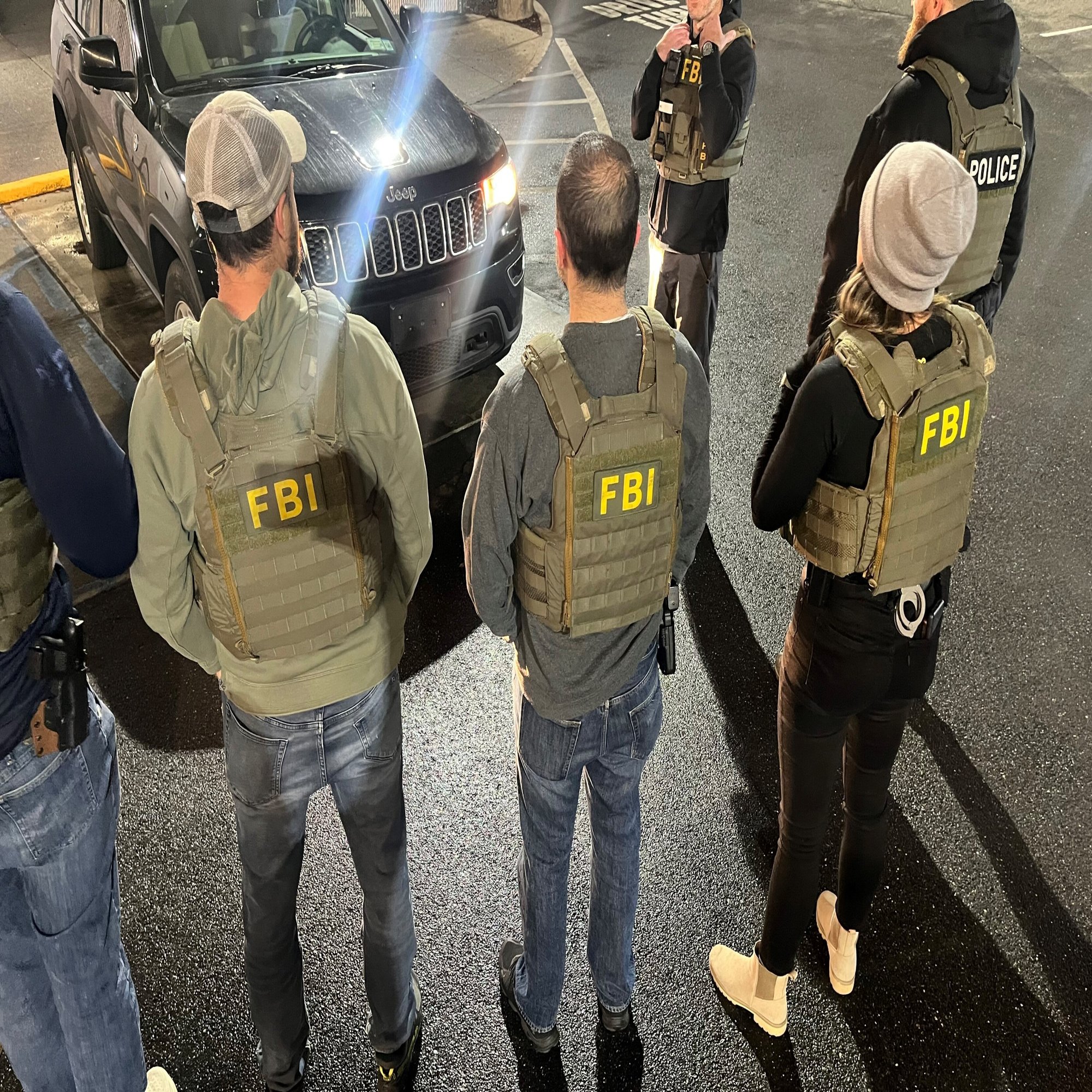 FBI Special Agentの装備 ②｜WWS Blog FBI連邦捜査官事務所(両面)