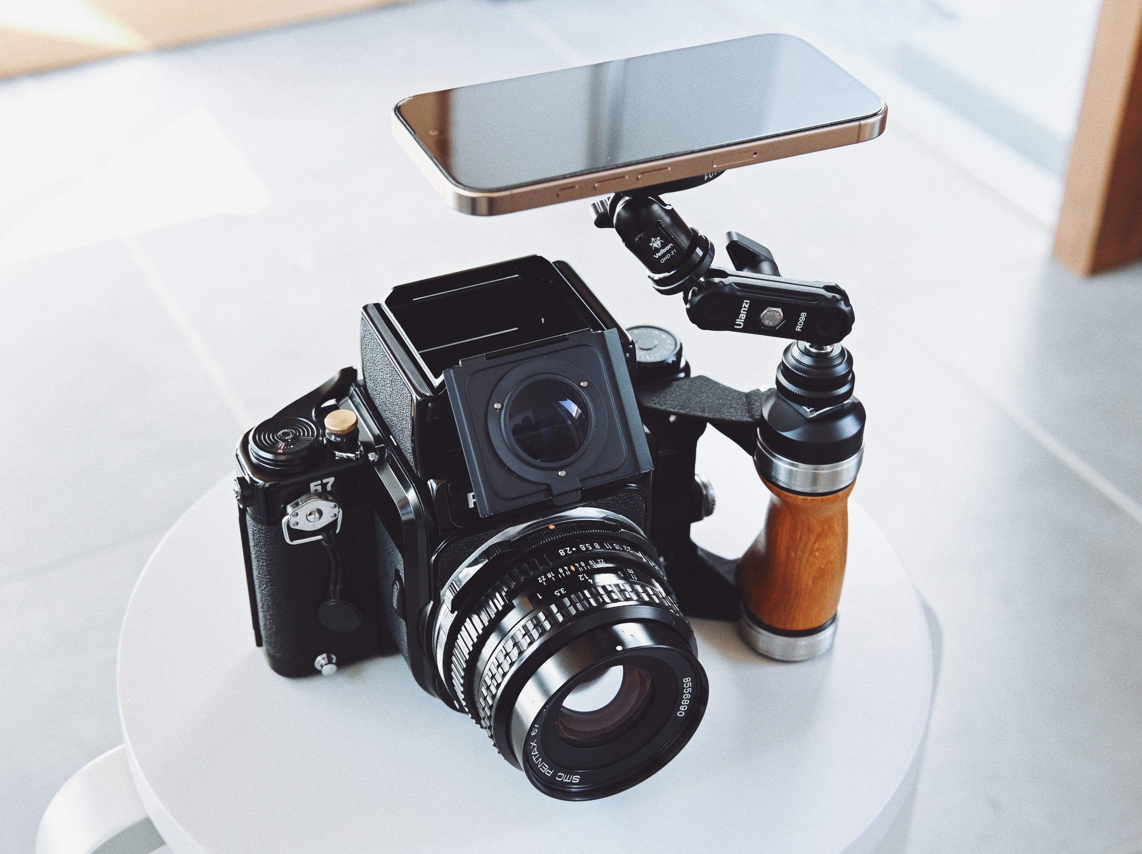 ZEISS　アングル　ウエストファインダー モデルさんがリラックス 人物撮影最適 ZEISS アングル ウエストファインダー モデルさんがリラックス