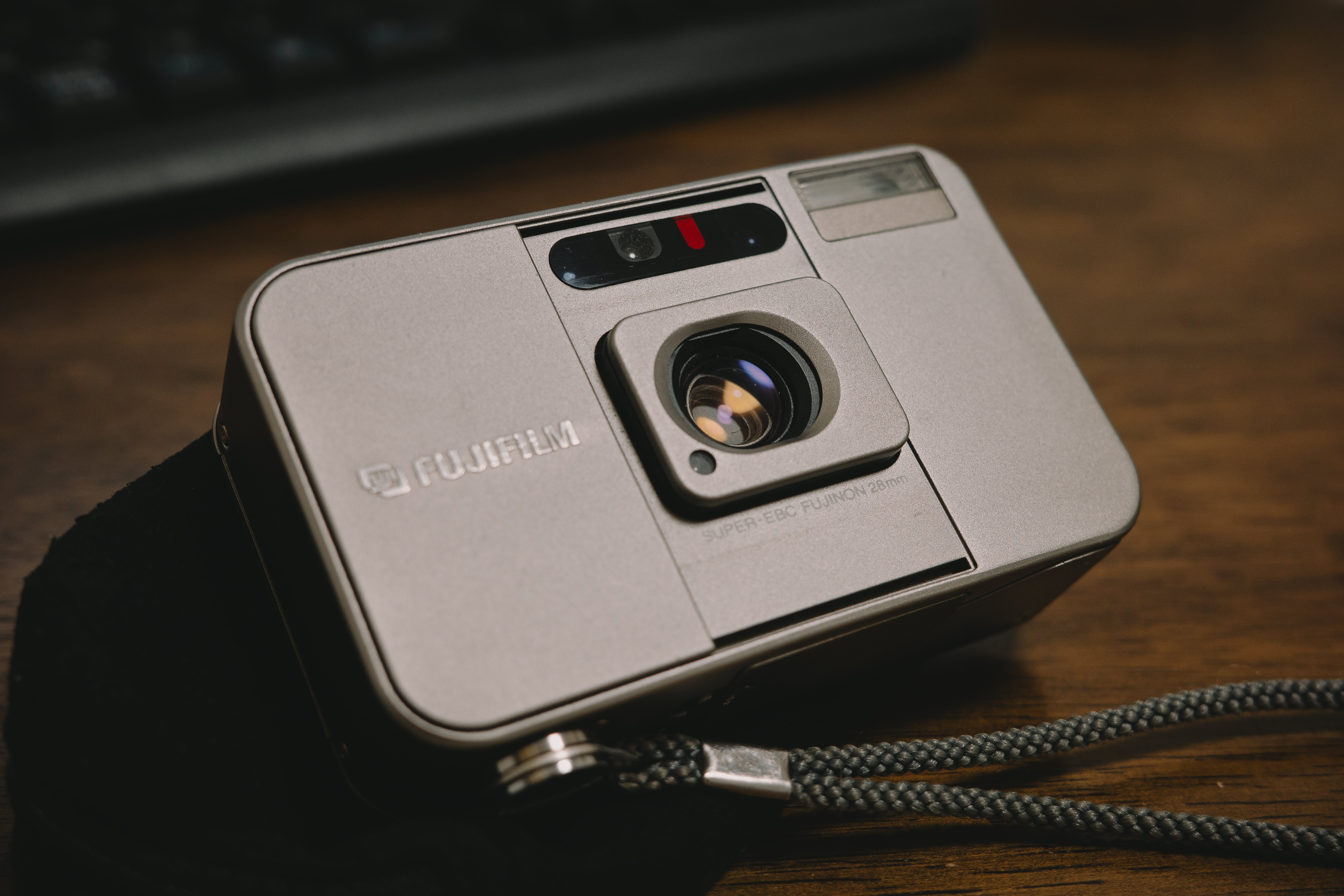 壊れるまで使い続けるだろう愛機】FUJIFILM Cardia mini TIARA｜ばや