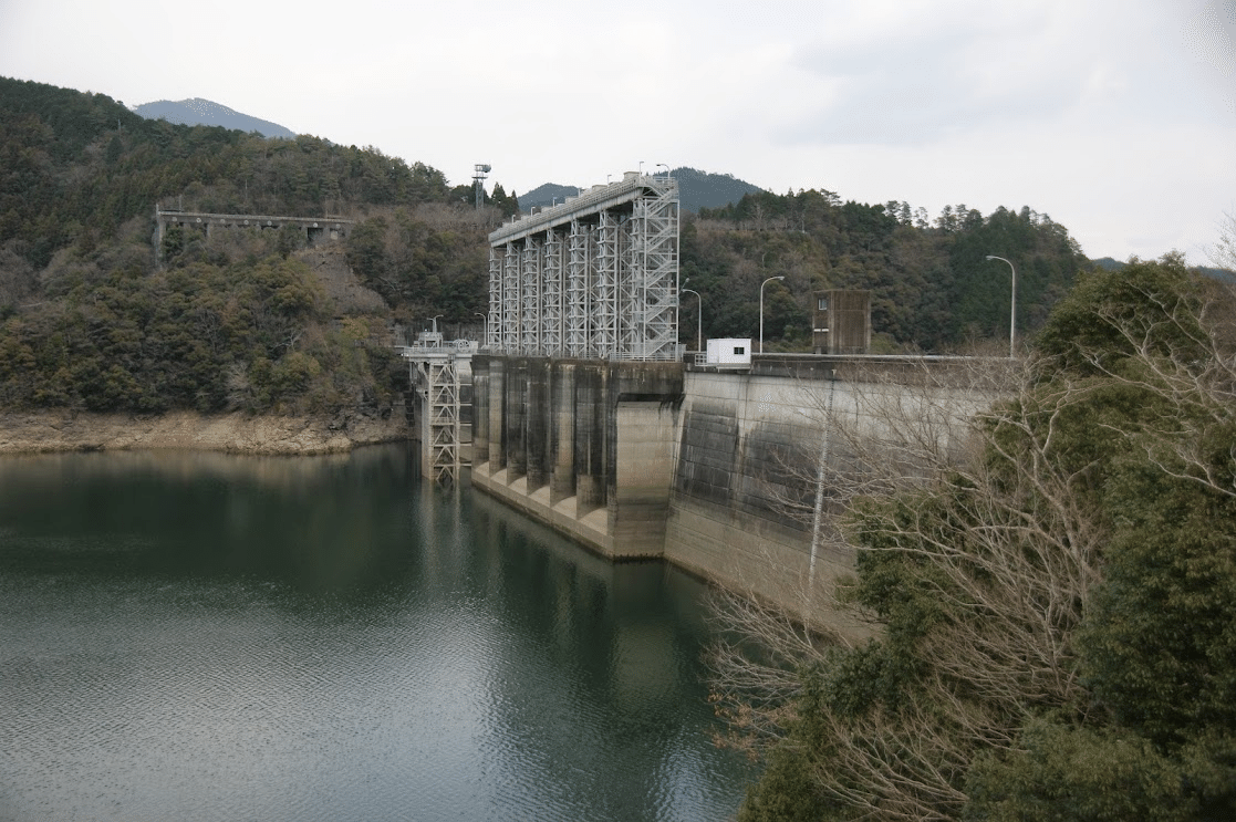 早明浦ダム（高知県）｜一日一堰｜町田 奈桜