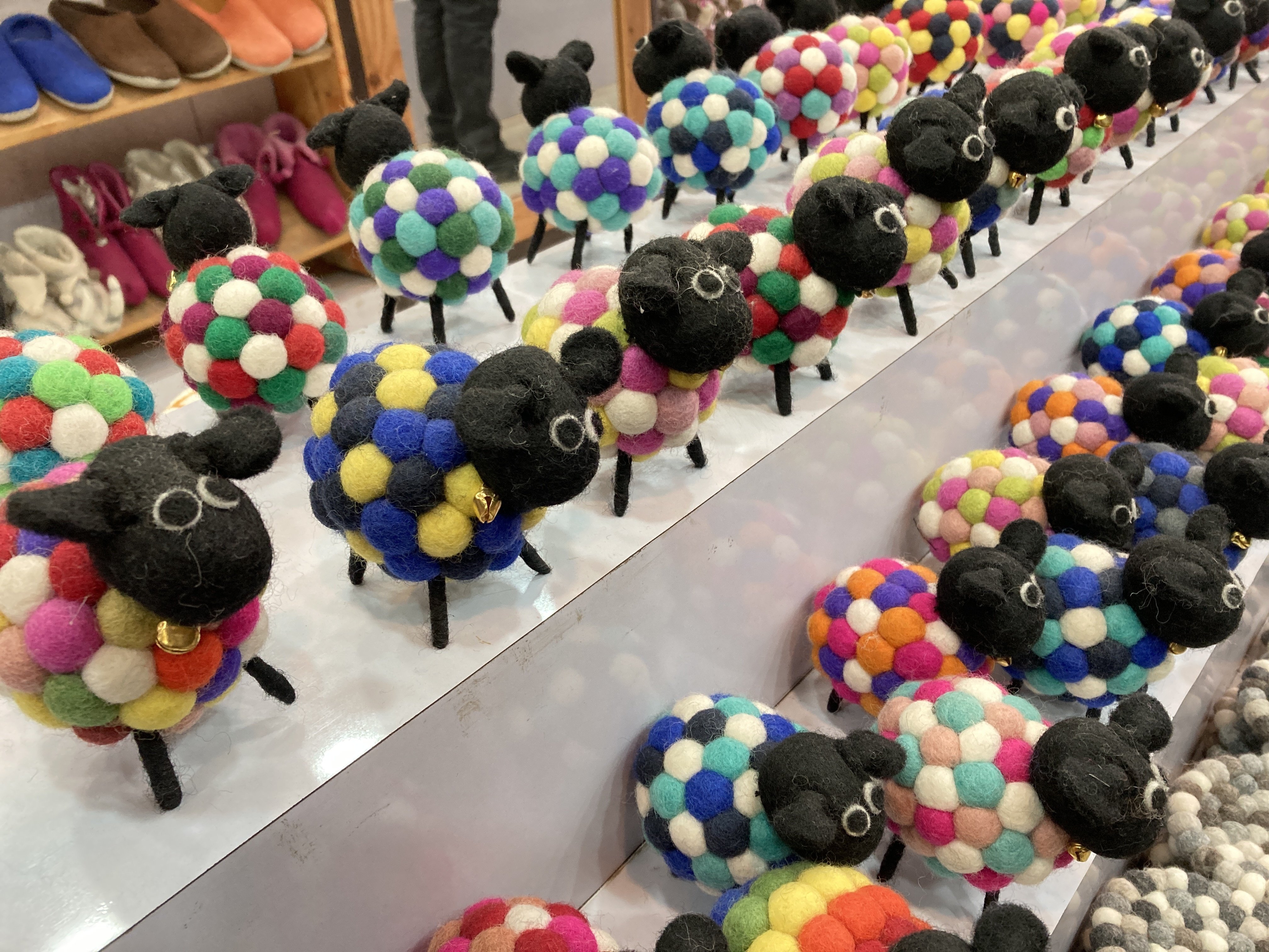 ネパール】フェルト｜トモ・コーポレーション（雑貨衣料卸売）