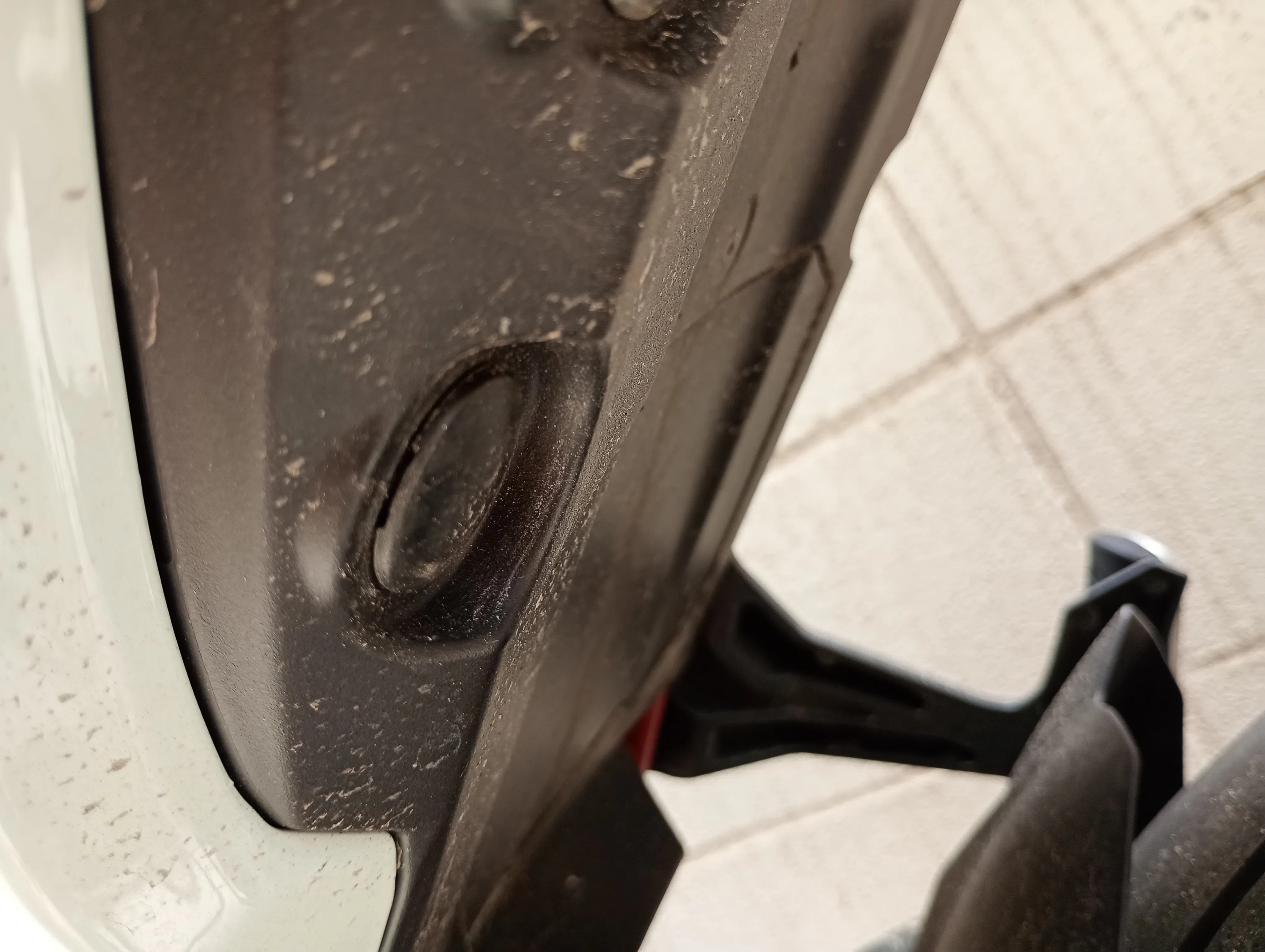 Z650に純正パニアケースブラケットだけ付けた｜benkey