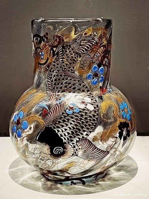 【売り切り御免！】 フランス製アールヌーヴォー様式のウランガラス花瓶 （フランス グラス・カップ・酒器