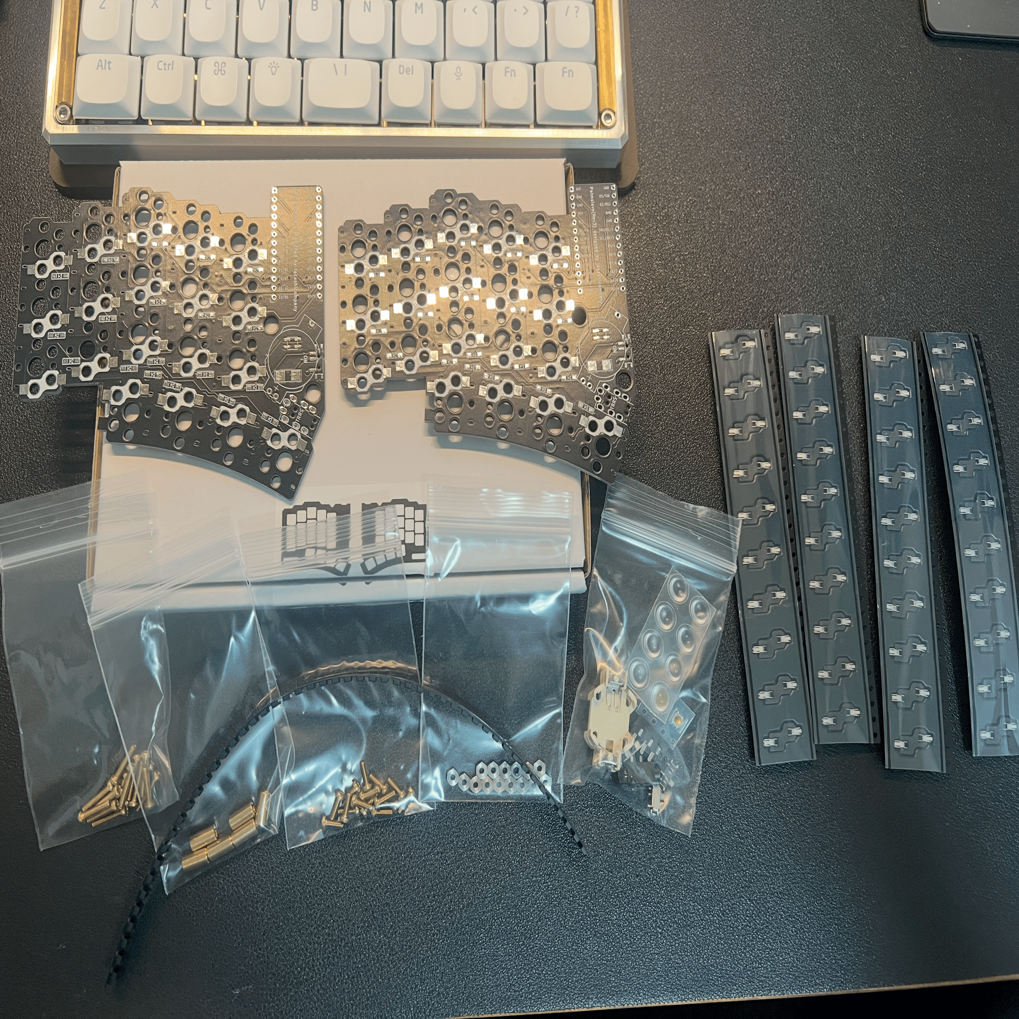 狭ピッチ40%分割キーボード「Palmslave」ビルドログ｜kazy