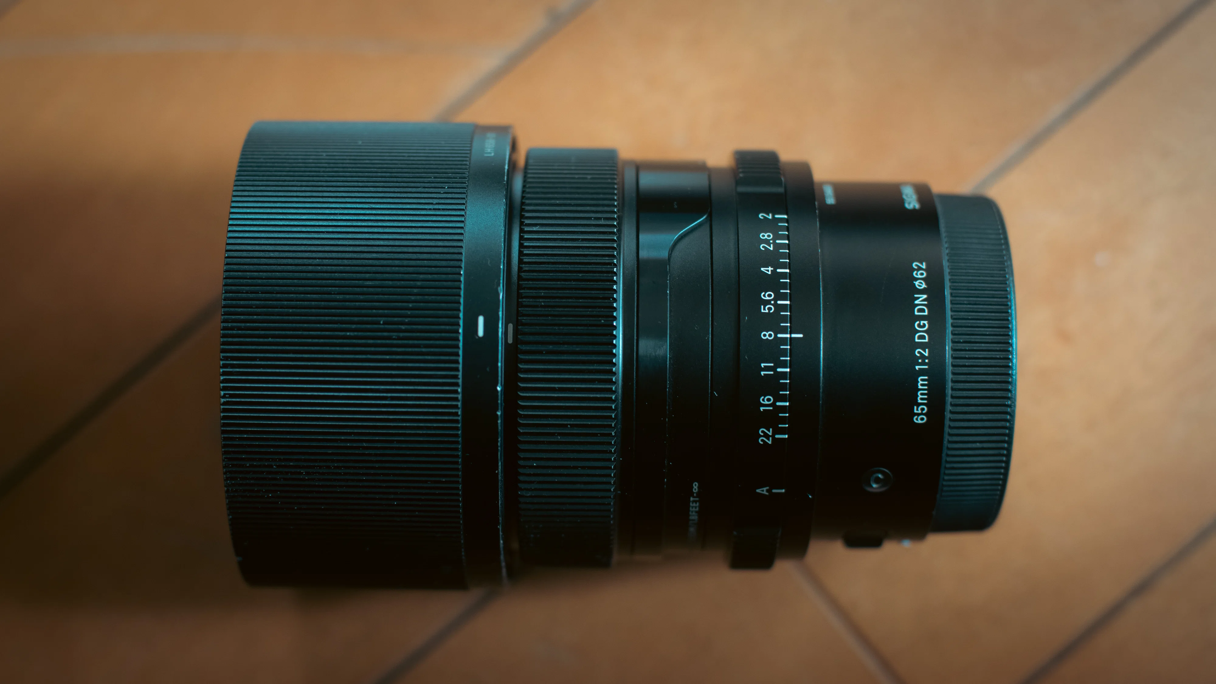 SIGMA 65mm F2 DG DN | Contemporary 1年使用レビュー｜シオン
