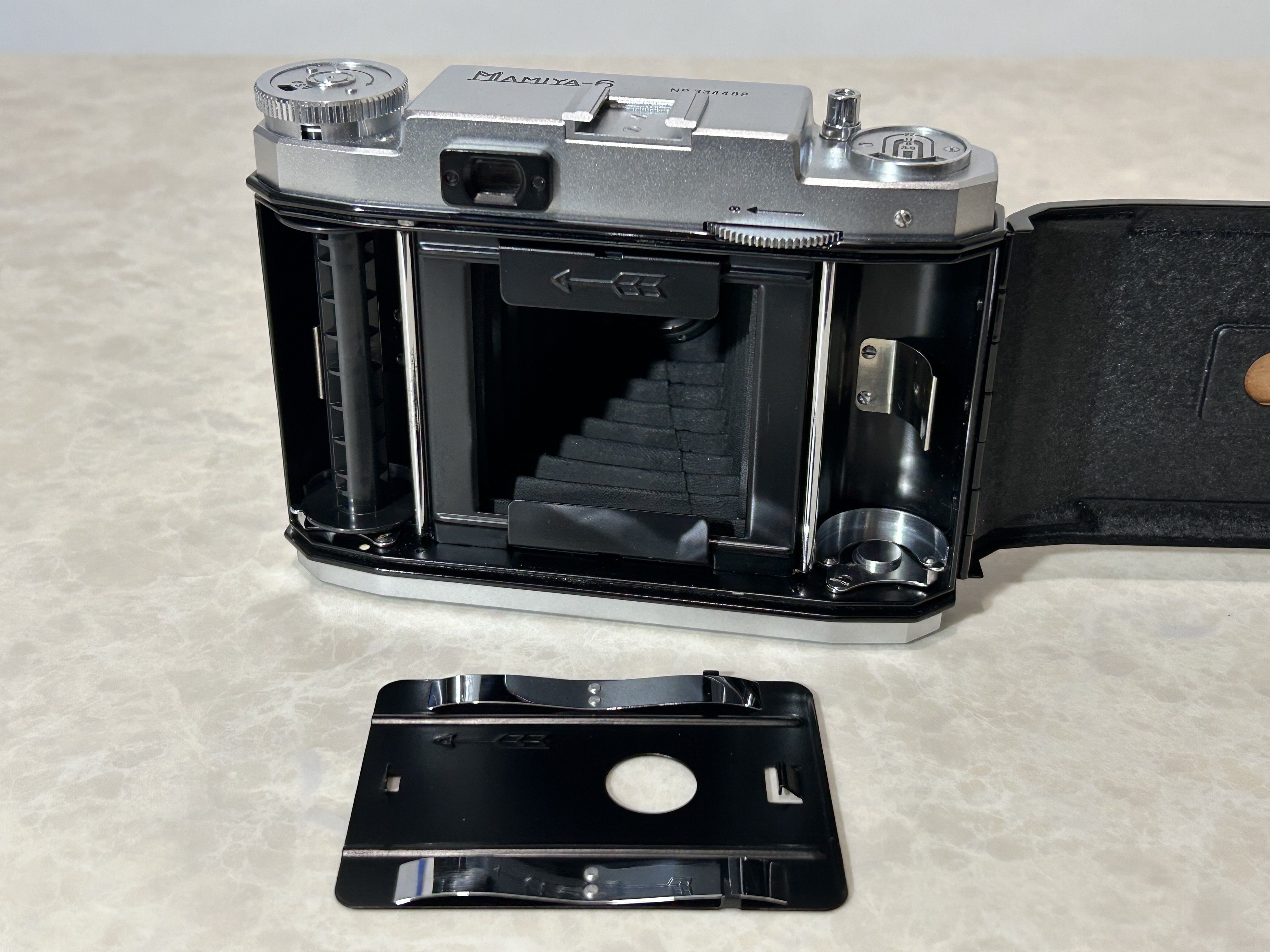 マミヤシックス オートマット 中判蛇腹カメラ c3559 Mamiya-6 Automat 2の紹介 / 蛇腹中判フィルムカメラの名機