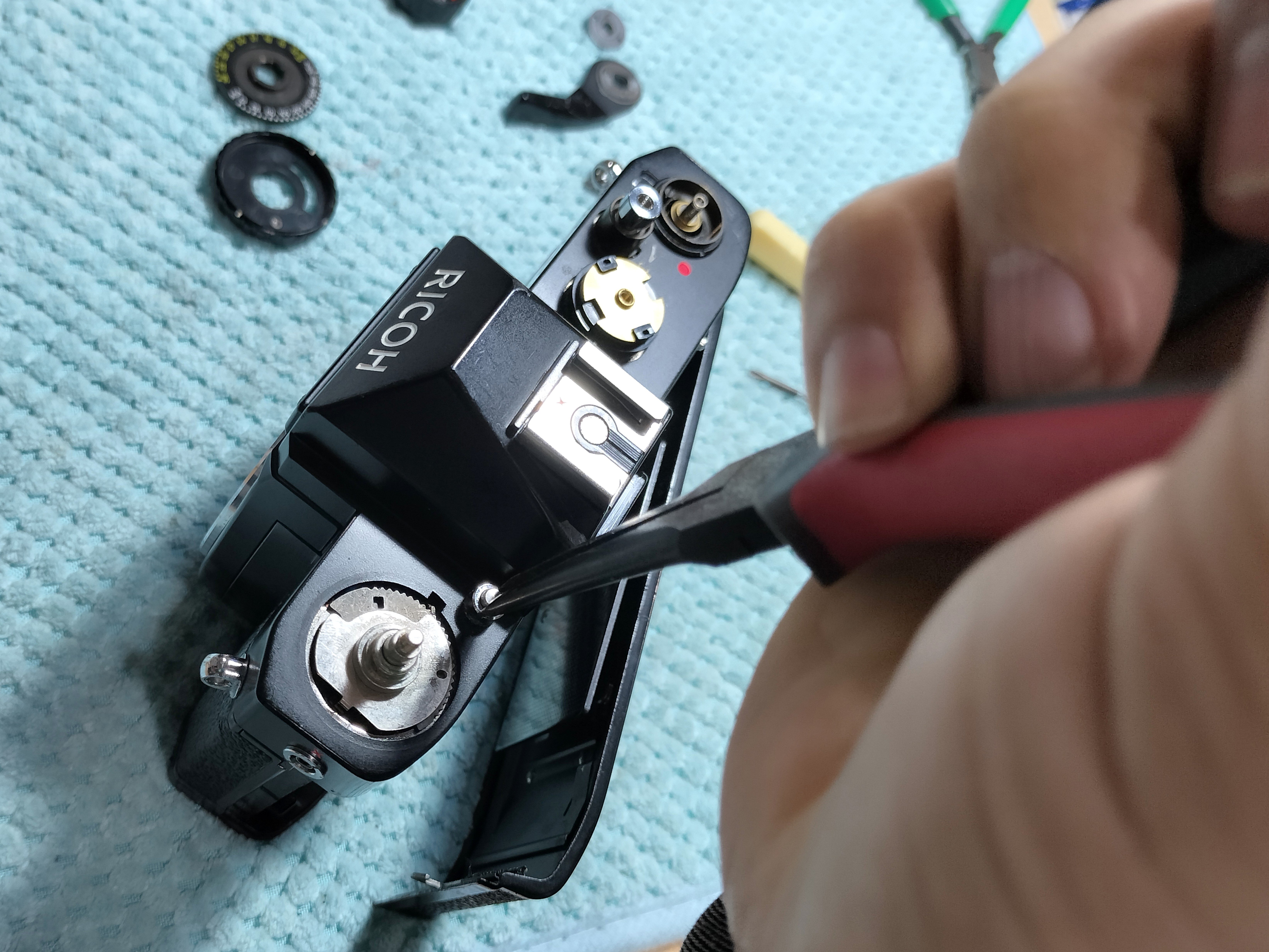 RICOH XR-1の分解｜フィルムカメラ修理のアクアカメラ