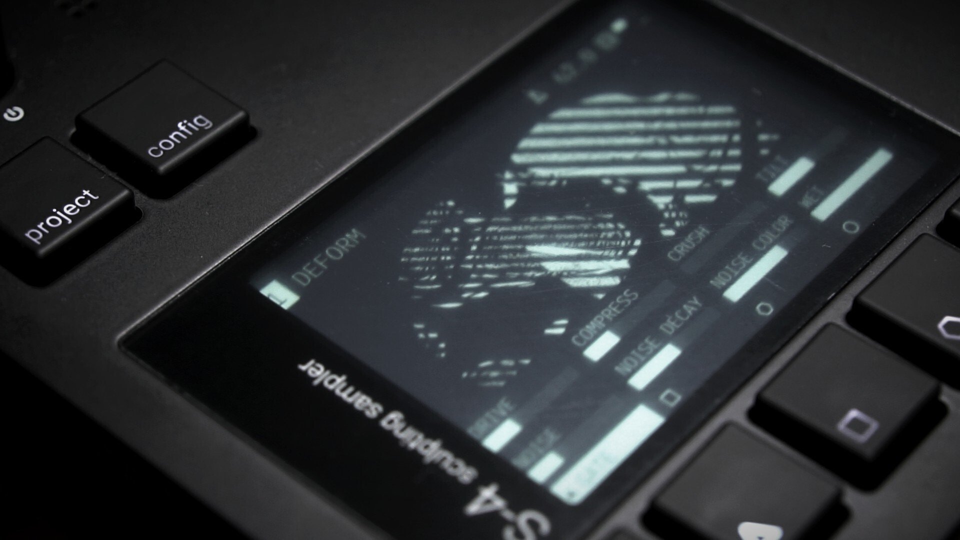 音を彫刻するテープフロー型サンプラー ・エフェクター・ルーパー