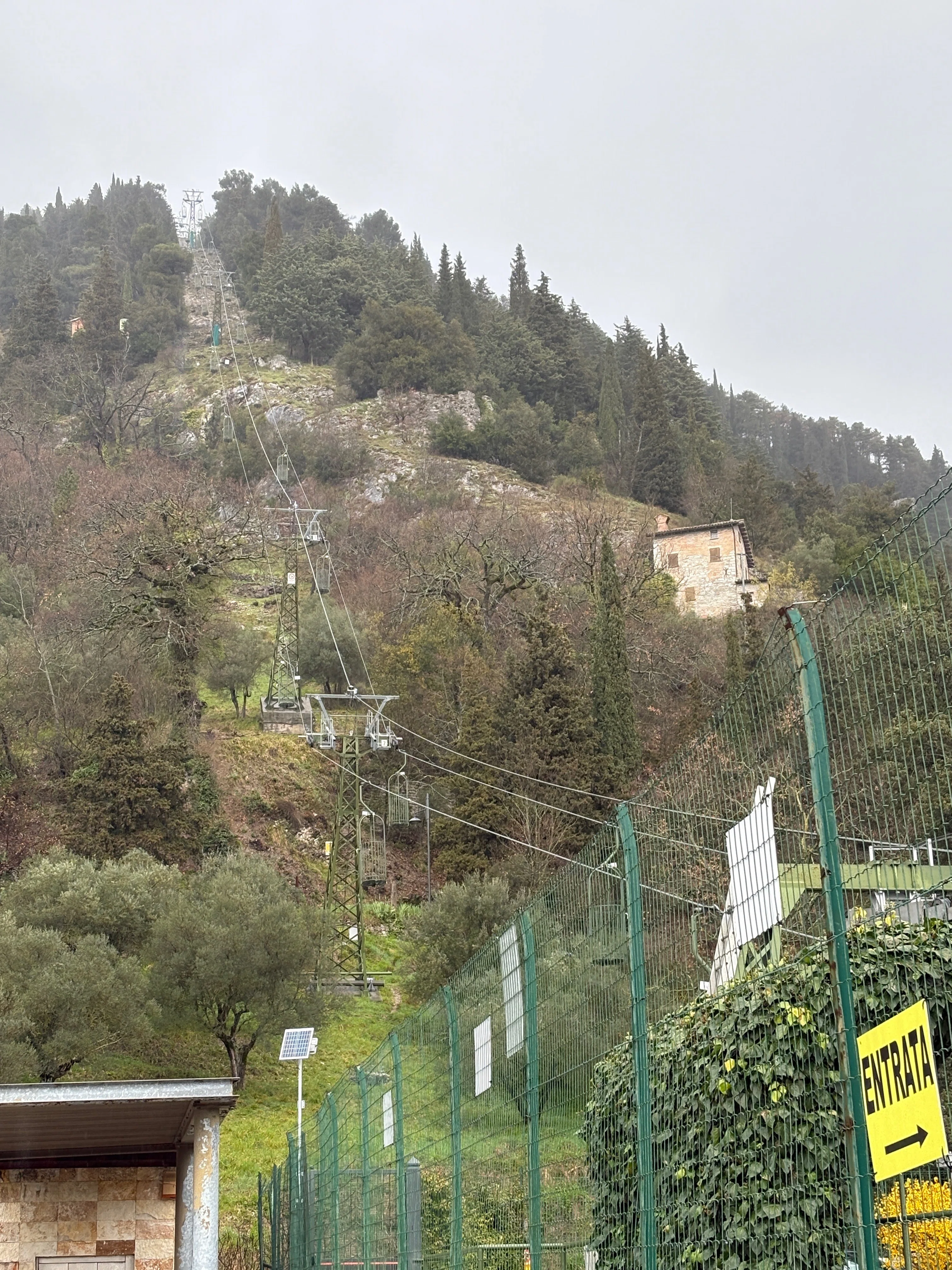 イタリアぼっち旅④ グッビオGubbio市街地 ｜さちこ