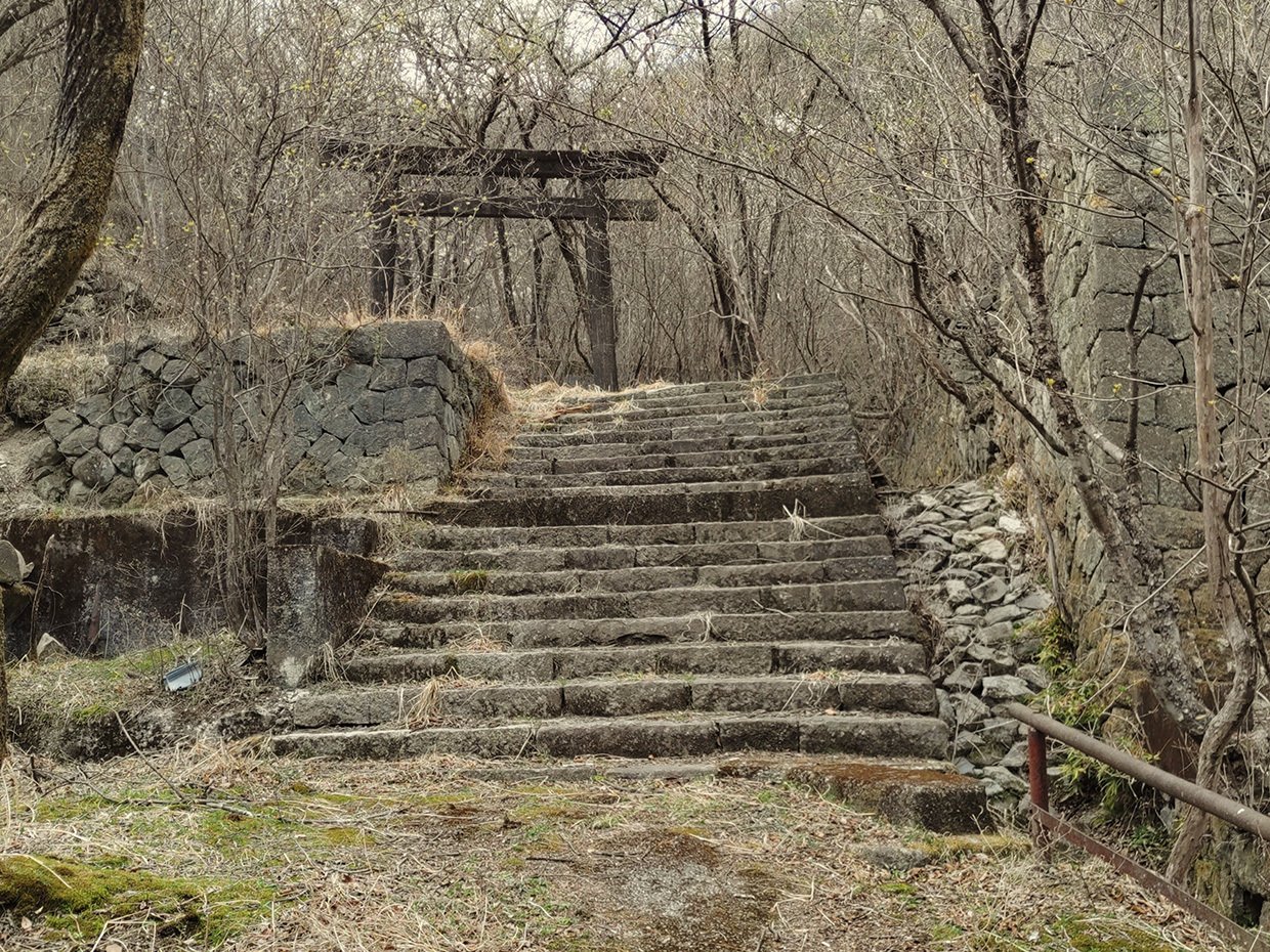 足尾銅山・本山鉱山神社の階段（栃木県日光市）｜階段が好き