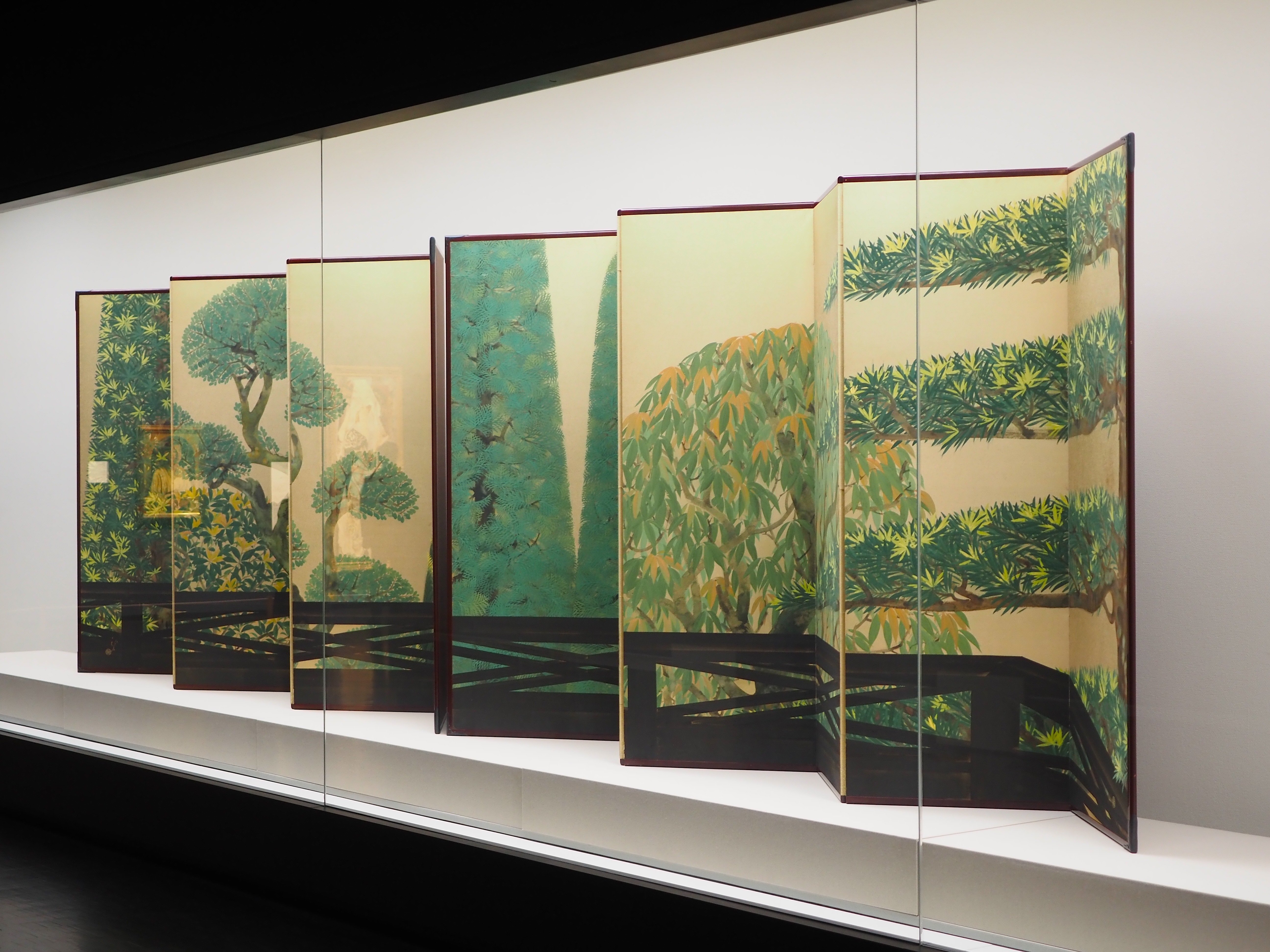 川端龍子の《新樹の曲》の前に立ち「見に来て良かったなと思った」の巻