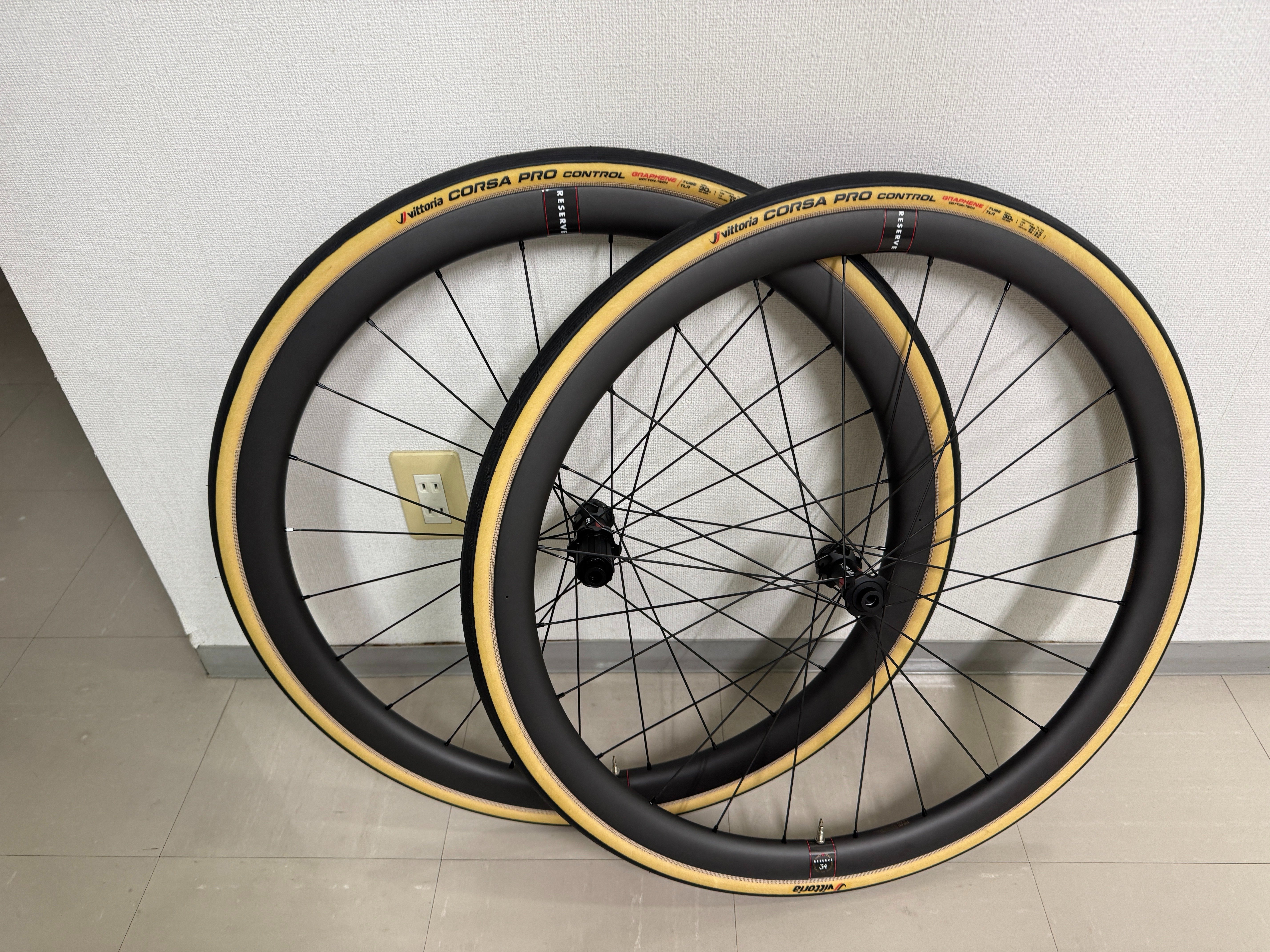 未使用品　Reserve 34/37 カーボンディスクホイール Reserve 34|37 - Performance Road Bike Wheelset – Reserve Wheels
