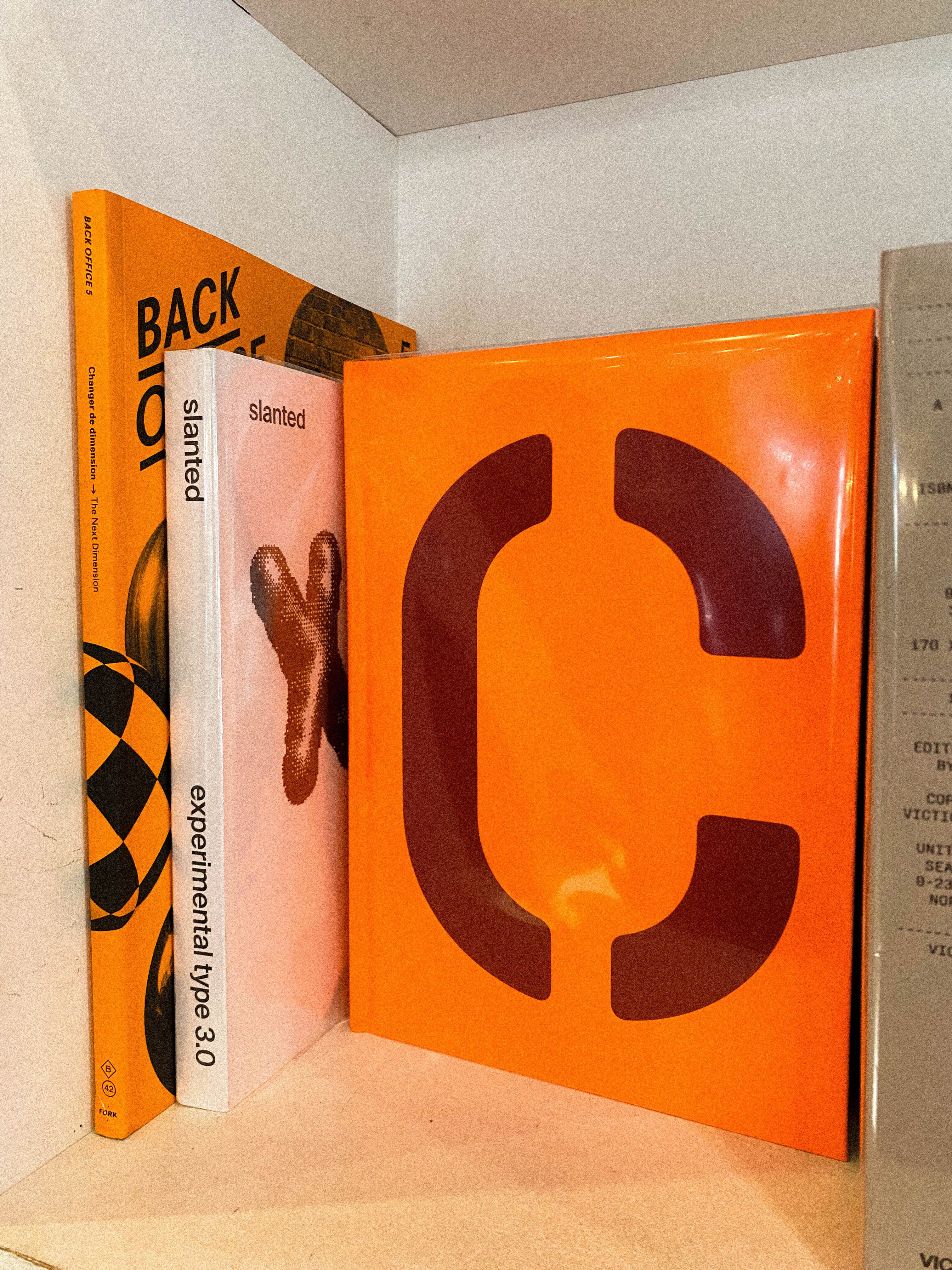 ディスプレイが素敵なロンドンのアートブック書店｜sumi✴︎