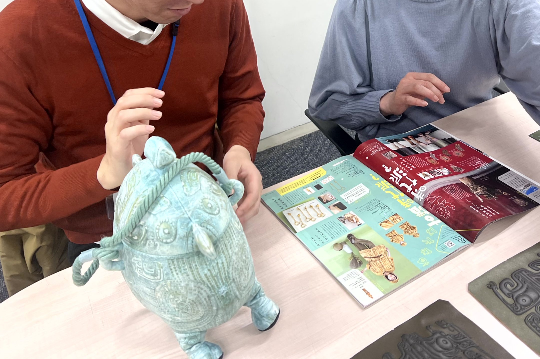 お値下げ中　中国古玩　 木彫 中国明時代　珍品面 　気高い人の顔面 ころんとした姿が愛らしい。空間の香りづけも楽しめる「戈卣
