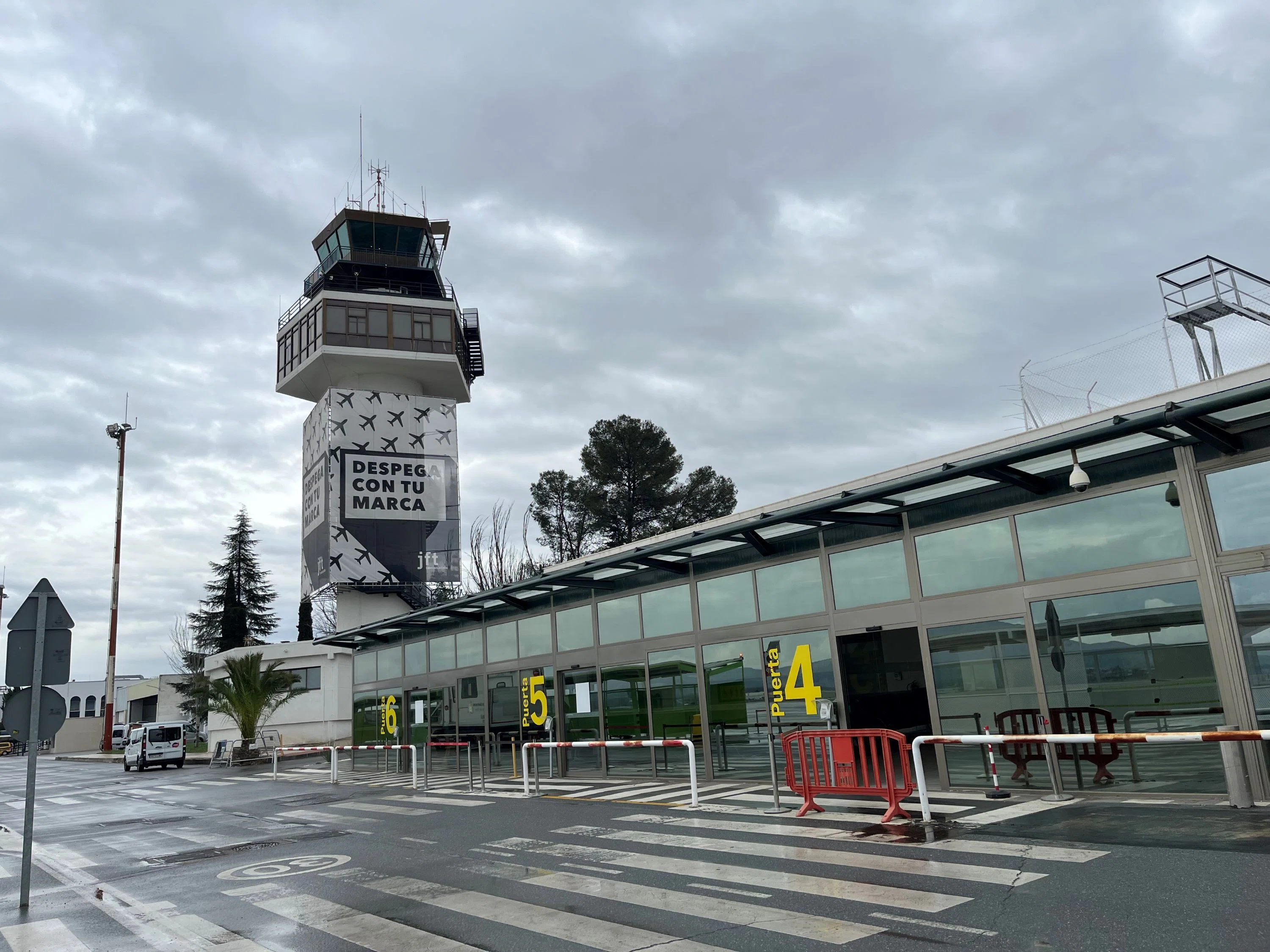 バルセロナへ【スペイン日記🇪🇸酒と建築の日々#7】｜おかつっつっつ