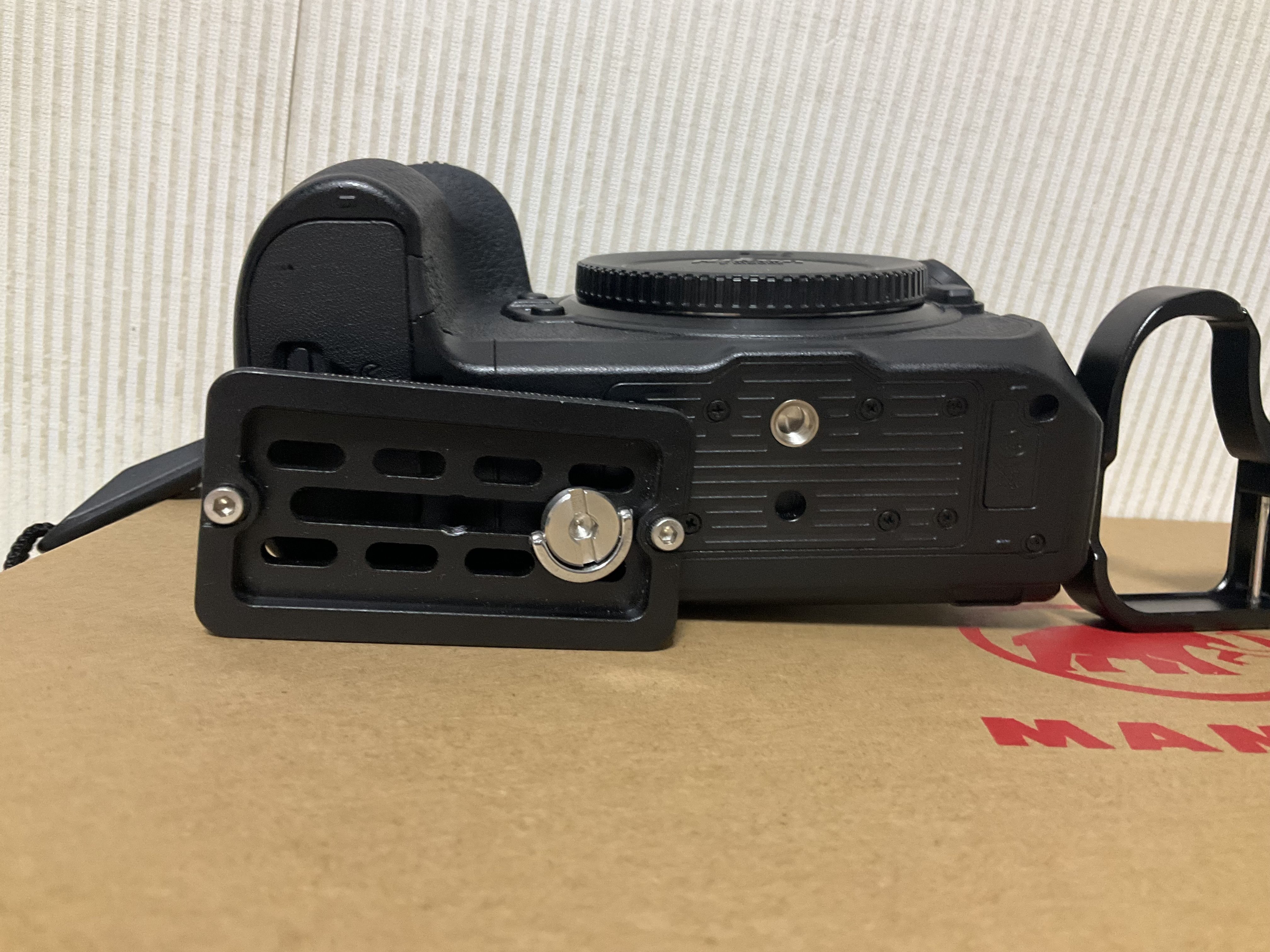 Nikon Z8 付属品・おまけ多数 ニコン Nikon（ニコン） フルサイズミラーレスカメラ Z8 ボディ