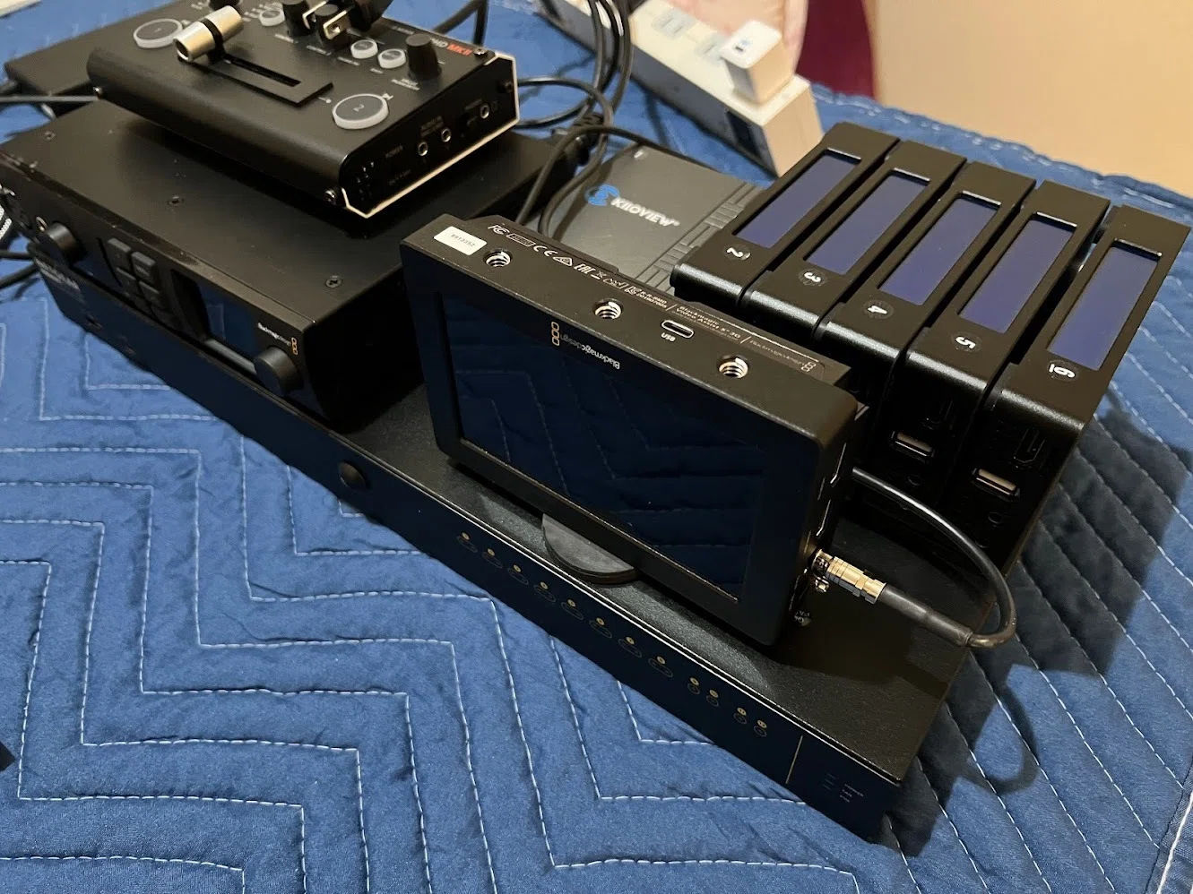 8台のマルチカムに対応！機能性＆可搬性を重視した、NDIベースのライブ