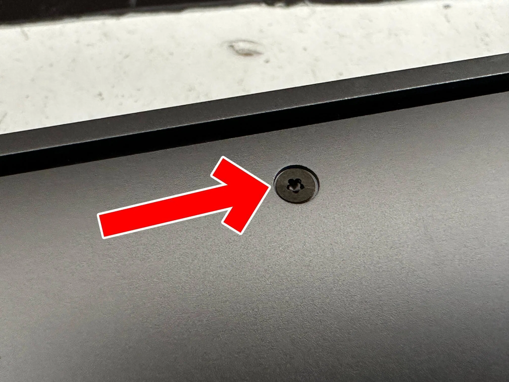 MacBook Air M1 2020(A2337)の電池交換を19580円で対応中！充電器を