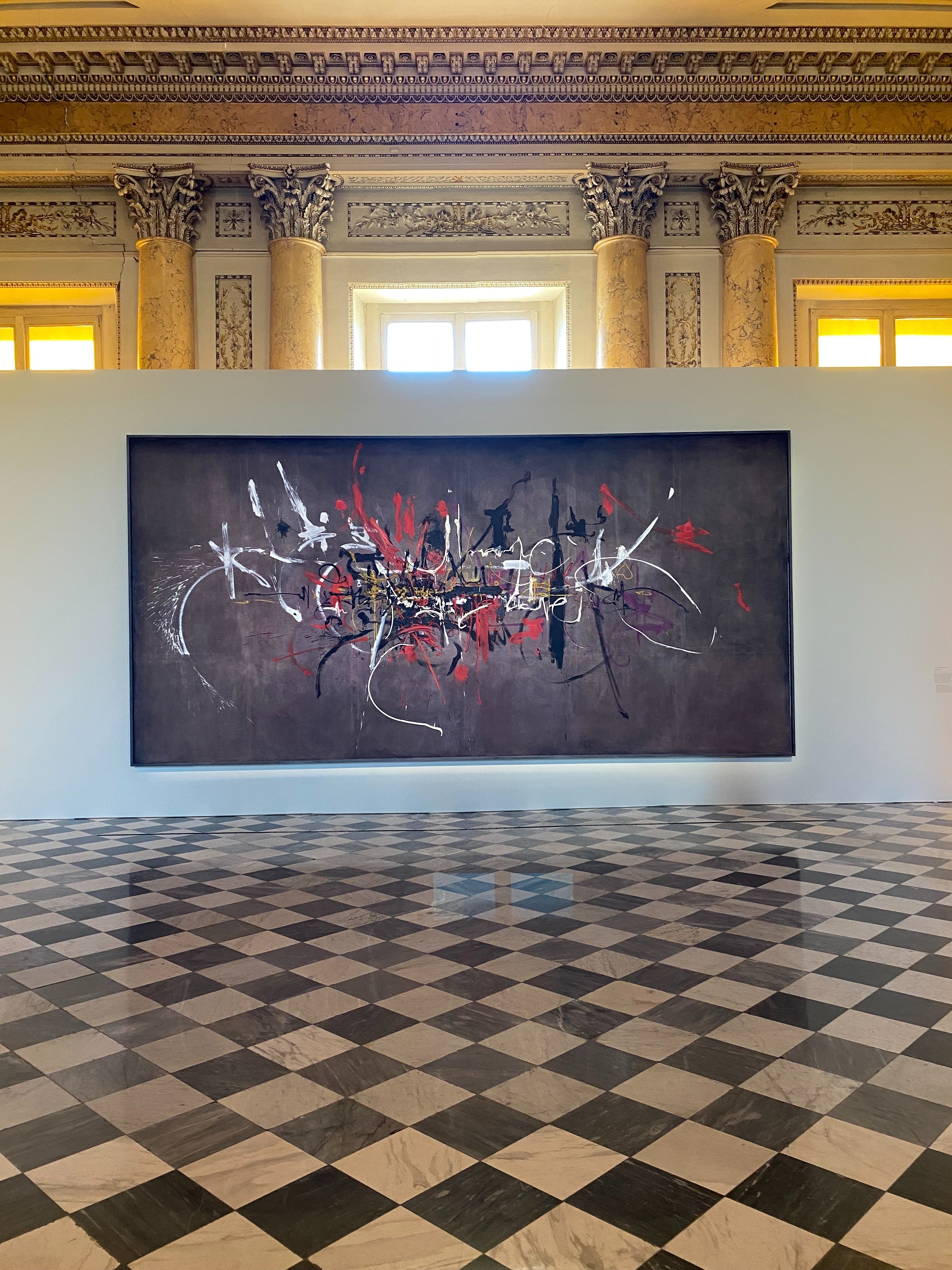 パリ‐4月の美術展‐ジョルジュ・マチュー【抽象画はどう見れば