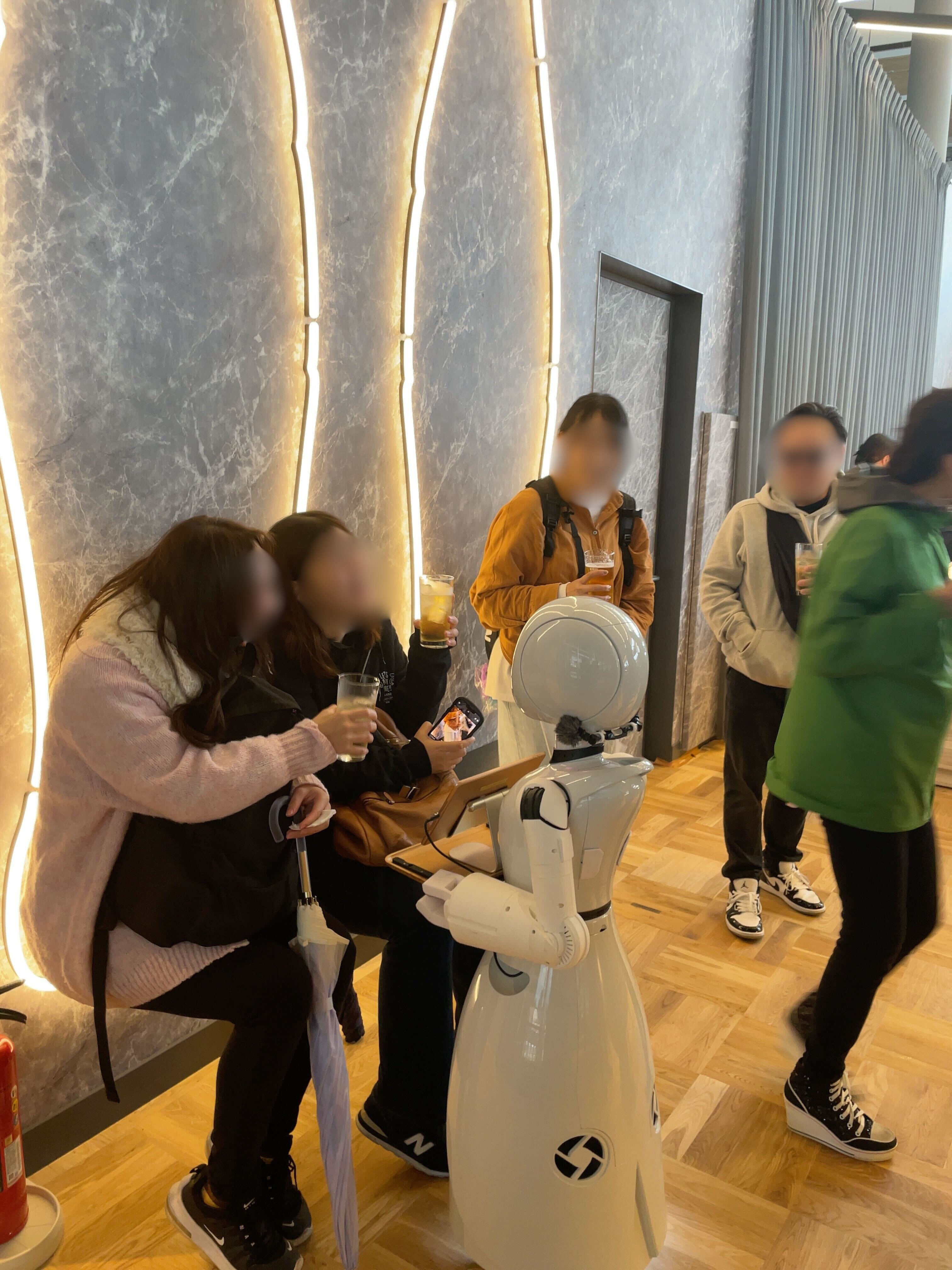 ついに開幕！大阪・関西万博でもOriHimeが活躍中！｜分身ロボット