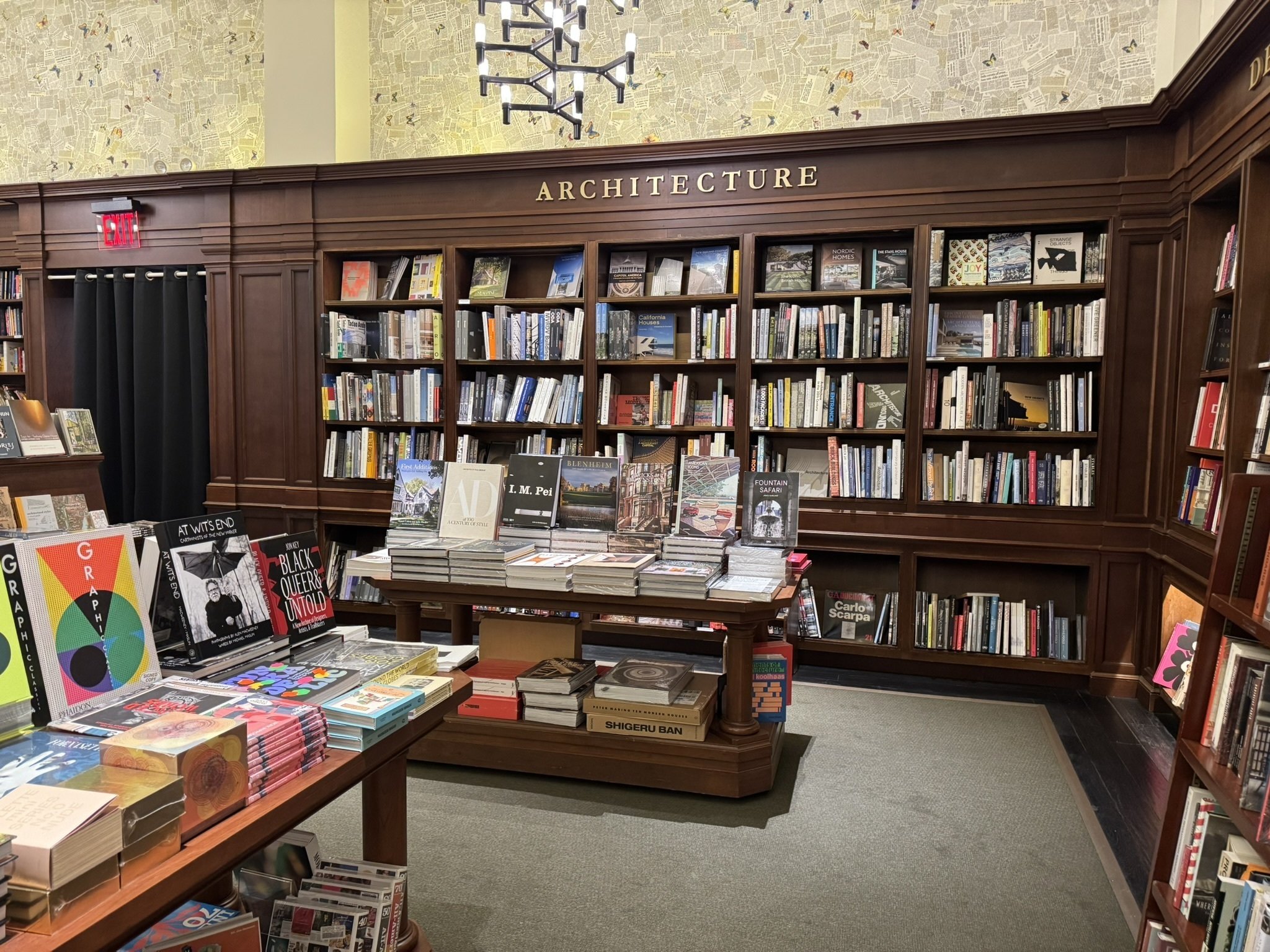 NY書店紹介】アートブックが豊富な美しい書店。RIzzoli