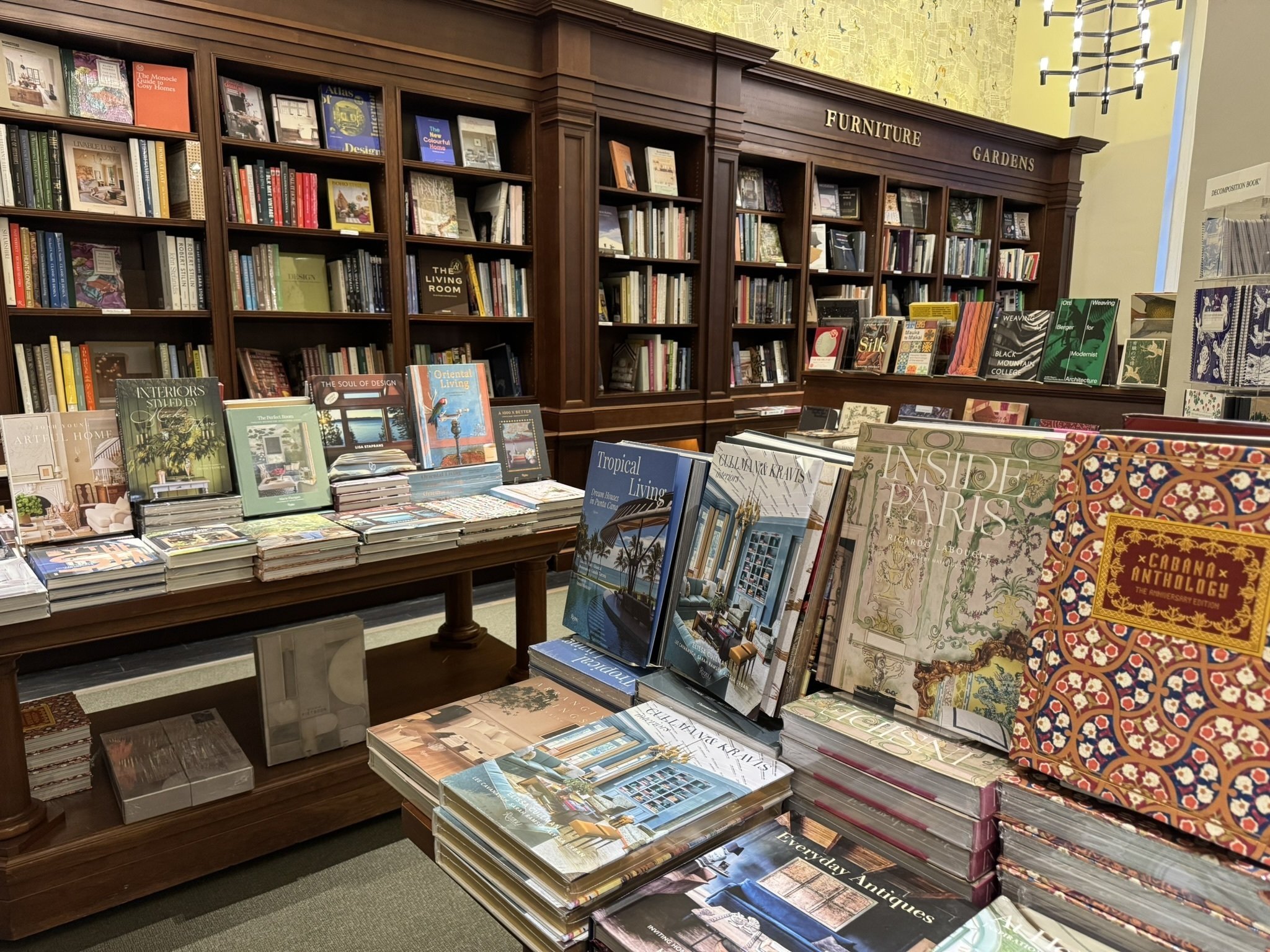 NY書店紹介】アートブックが豊富な美しい書店。RIzzoli Bookstore｜Cymbal