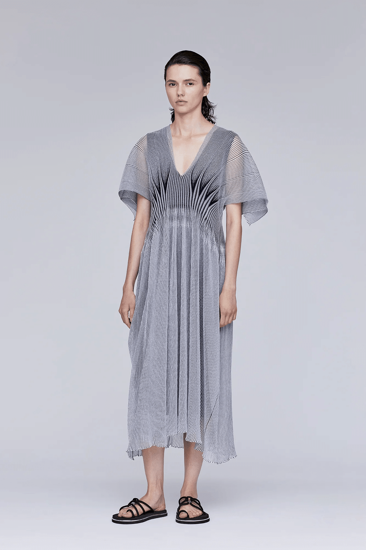 2025年最新】CFCLのワンピース特集｜普段使いも結婚式にもおすすめ